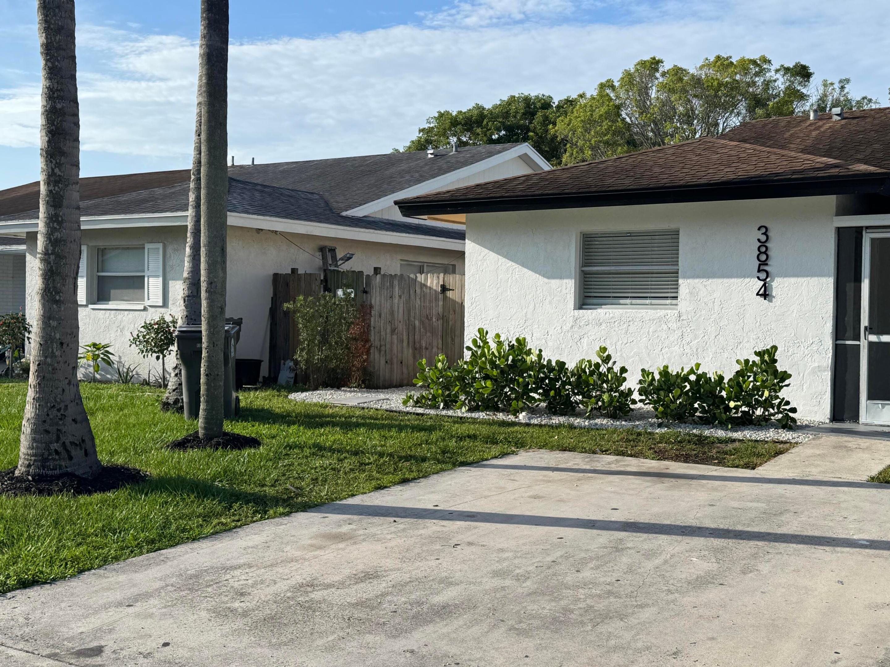 OCTOBER PARK - Residential Lease