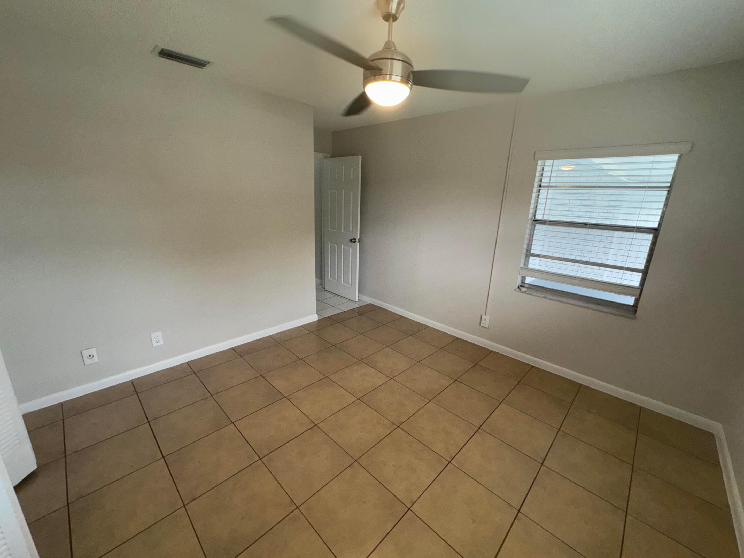 OCTOBER PARK - Residential Lease