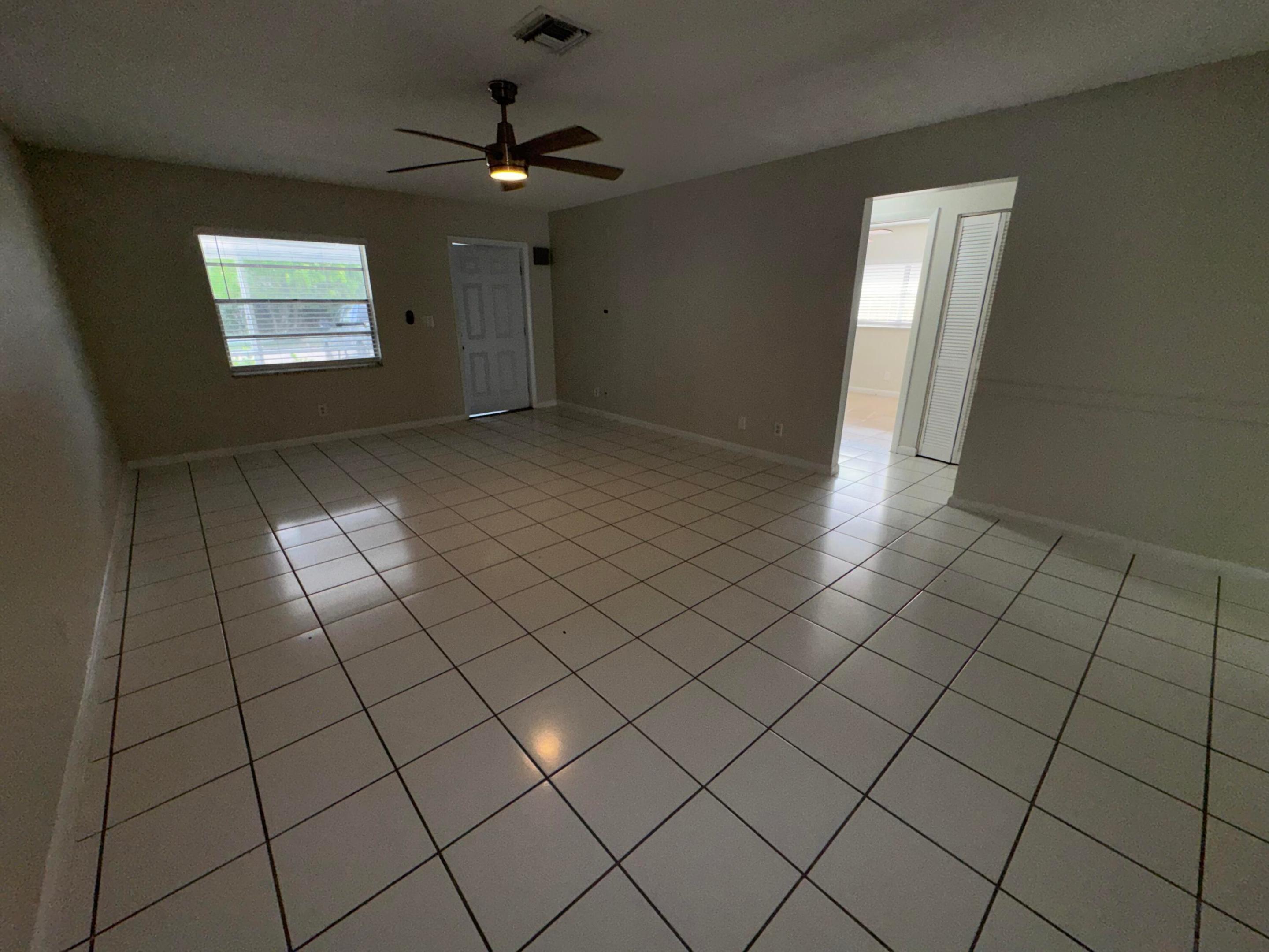 OCTOBER PARK - Residential Lease