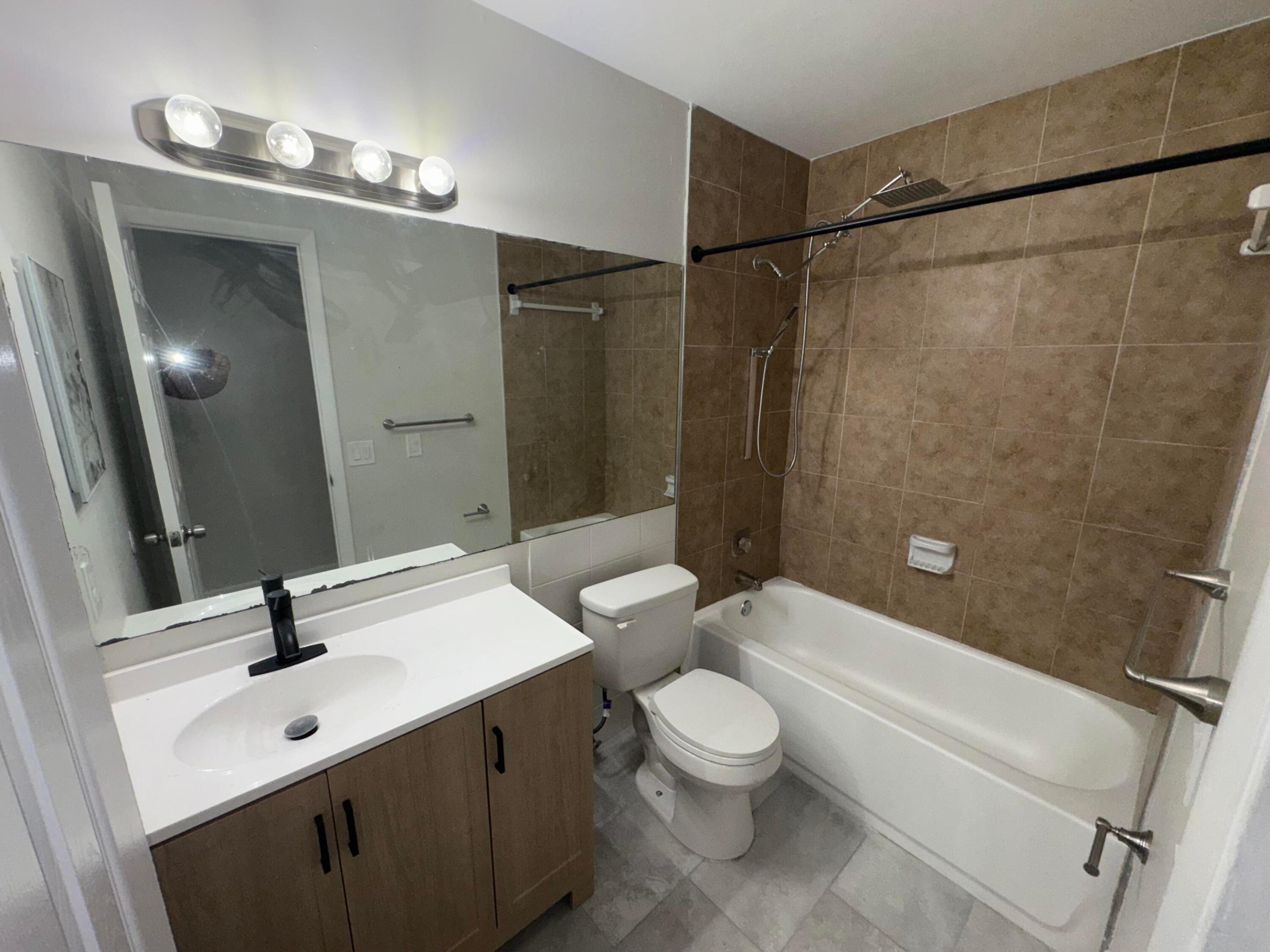 OCTOBER PARK - Residential Lease