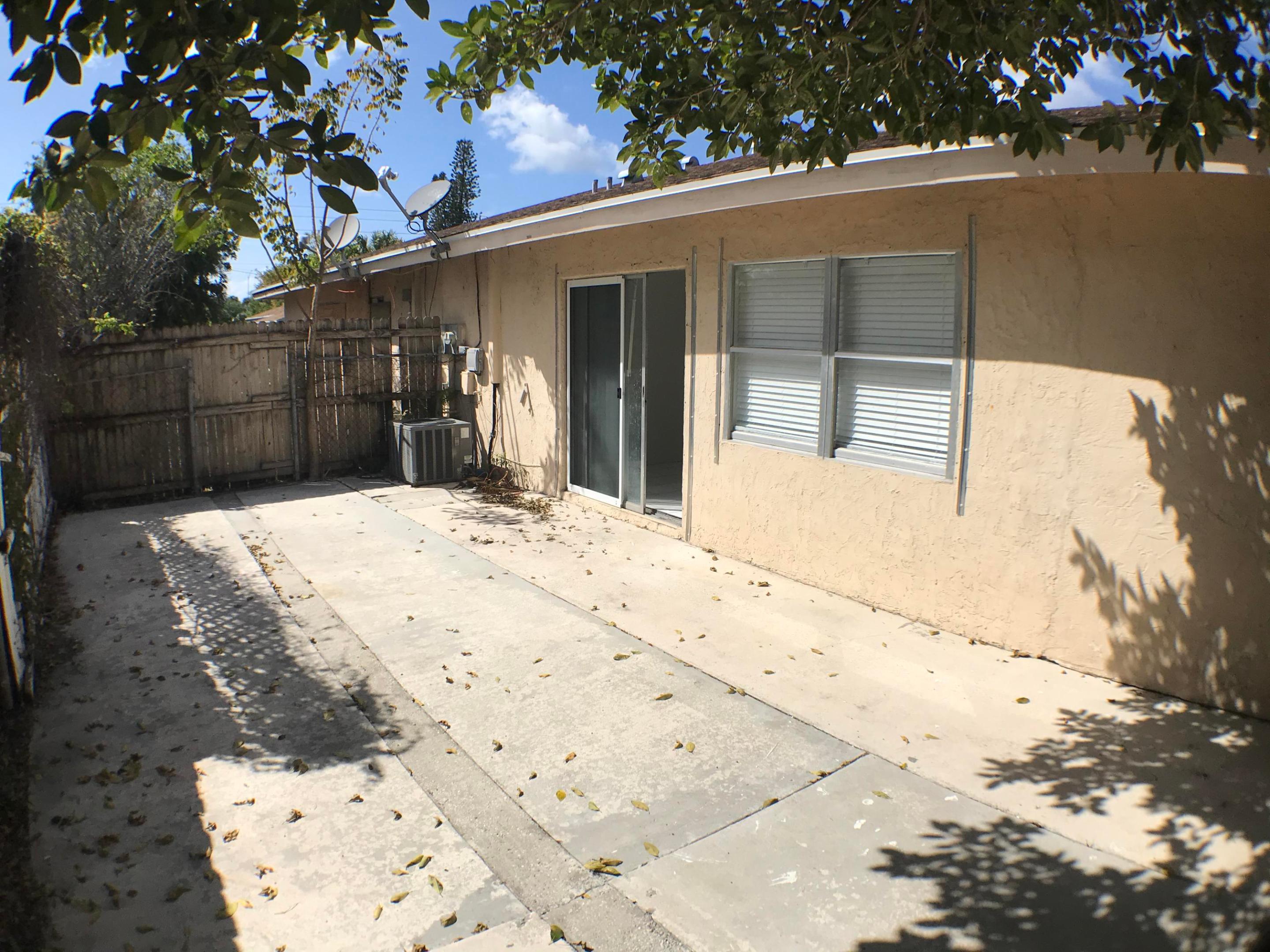 OCTOBER PARK - Residential Lease
