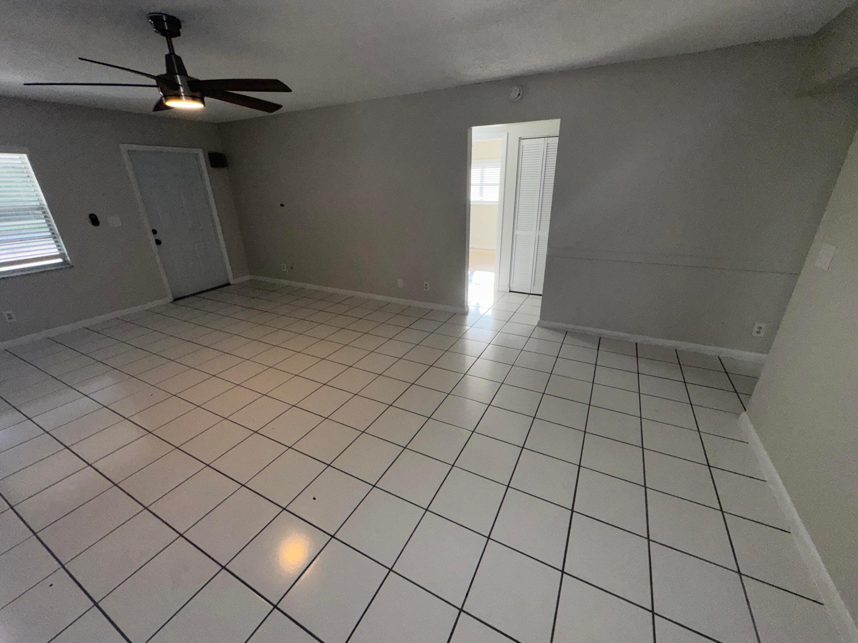 OCTOBER PARK - Residential Lease