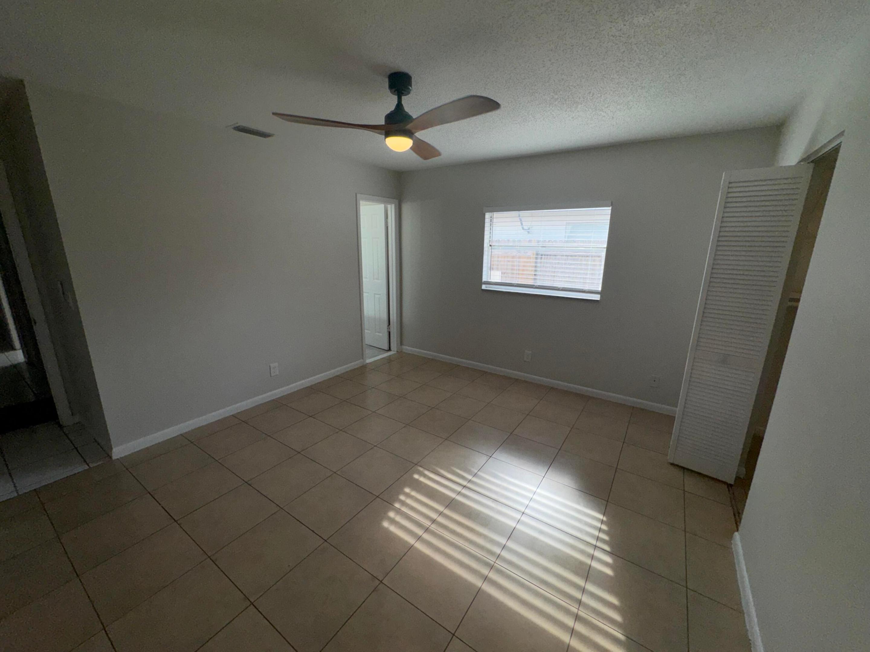 OCTOBER PARK - Residential Lease