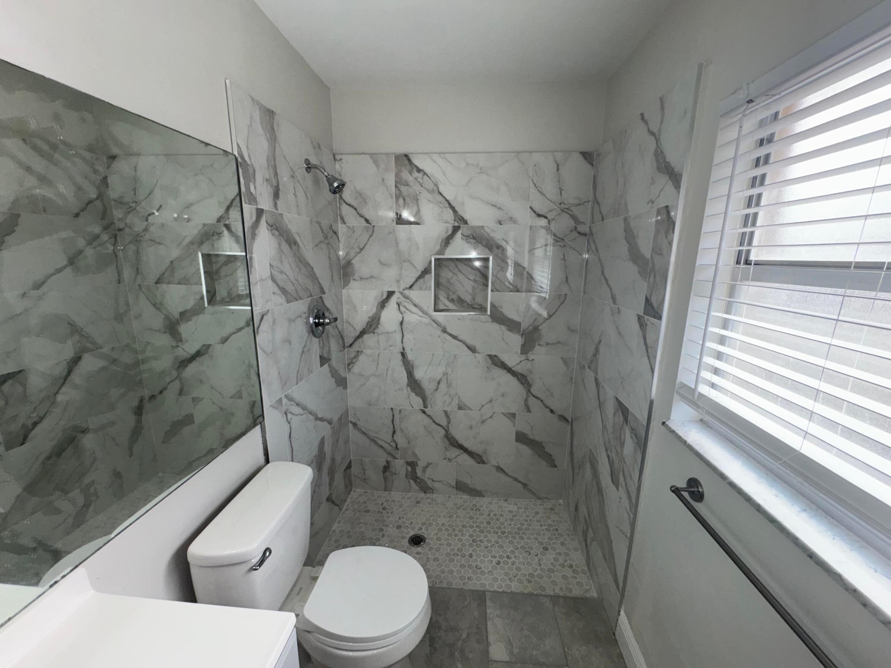 OCTOBER PARK - Residential Lease