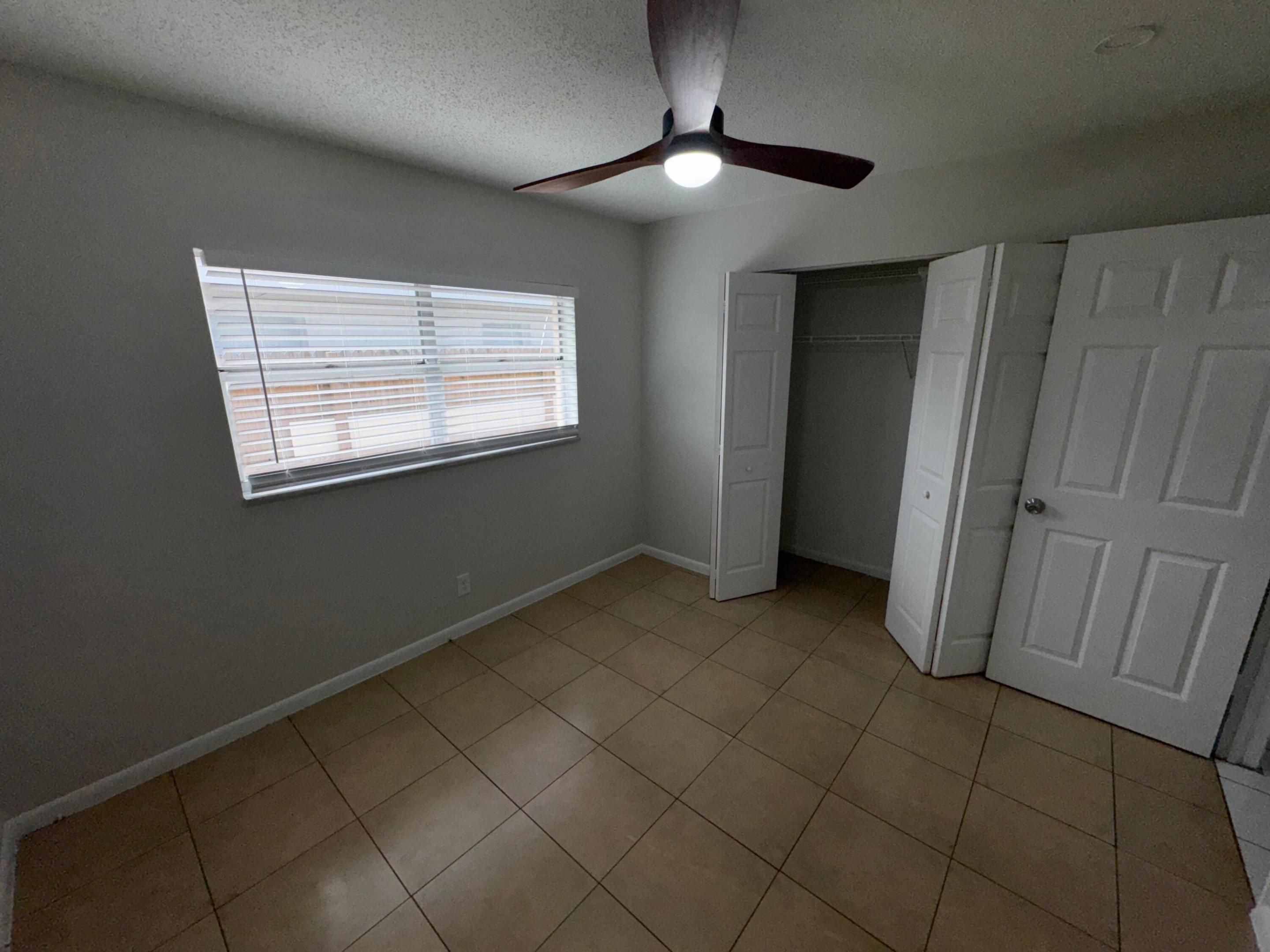 OCTOBER PARK - Residential Lease
