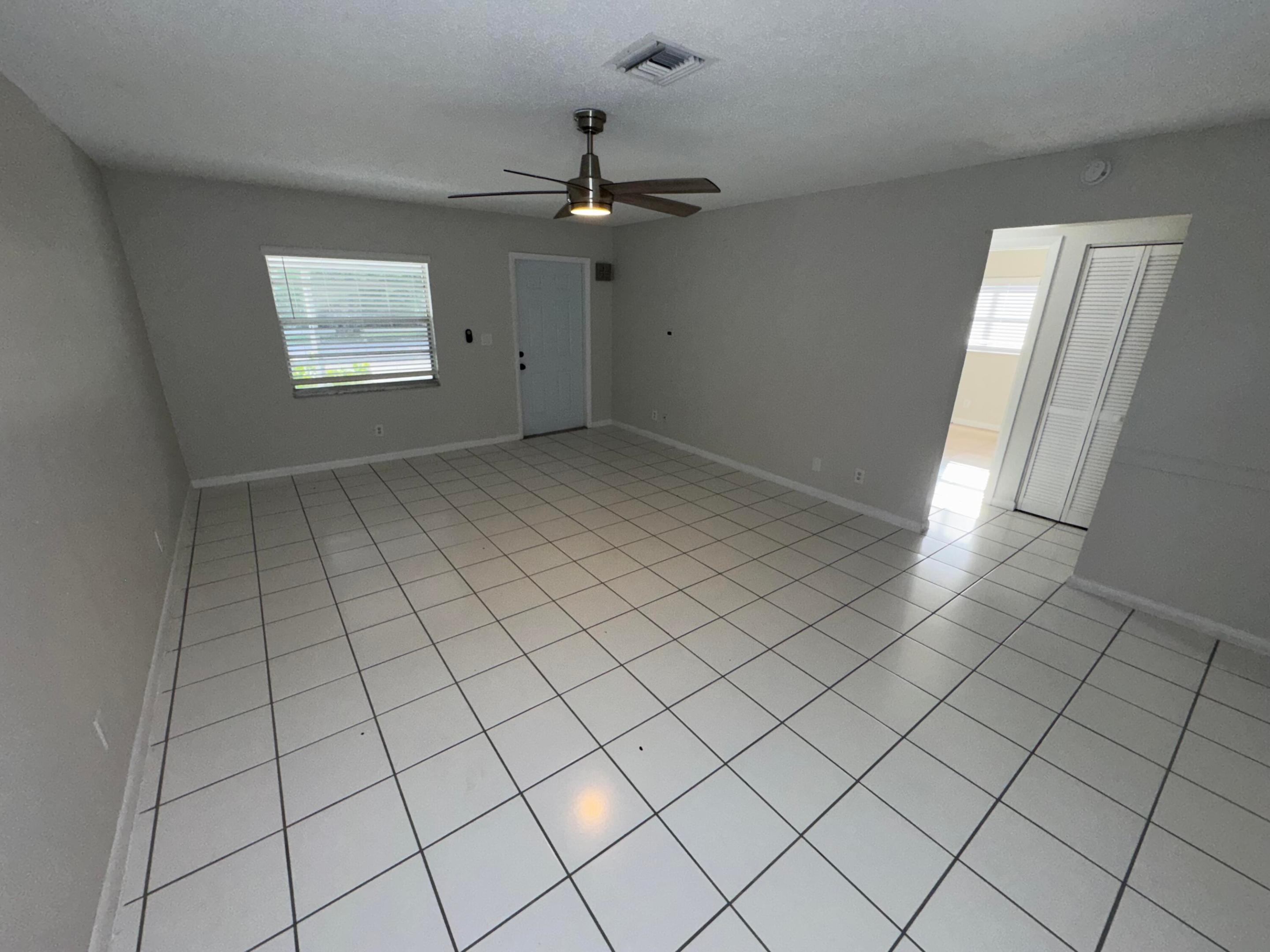 OCTOBER PARK - Residential Lease