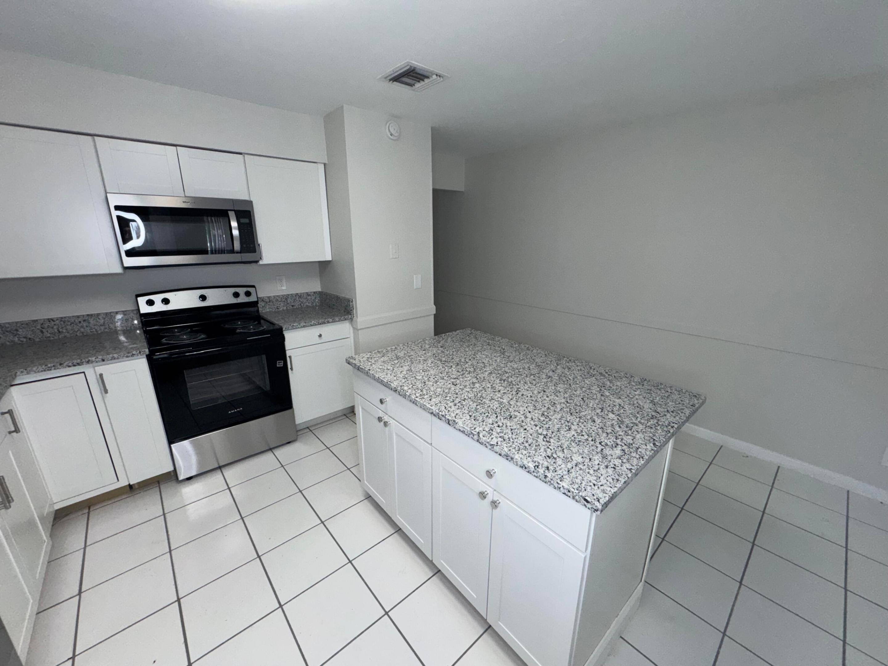 OCTOBER PARK - Residential Lease