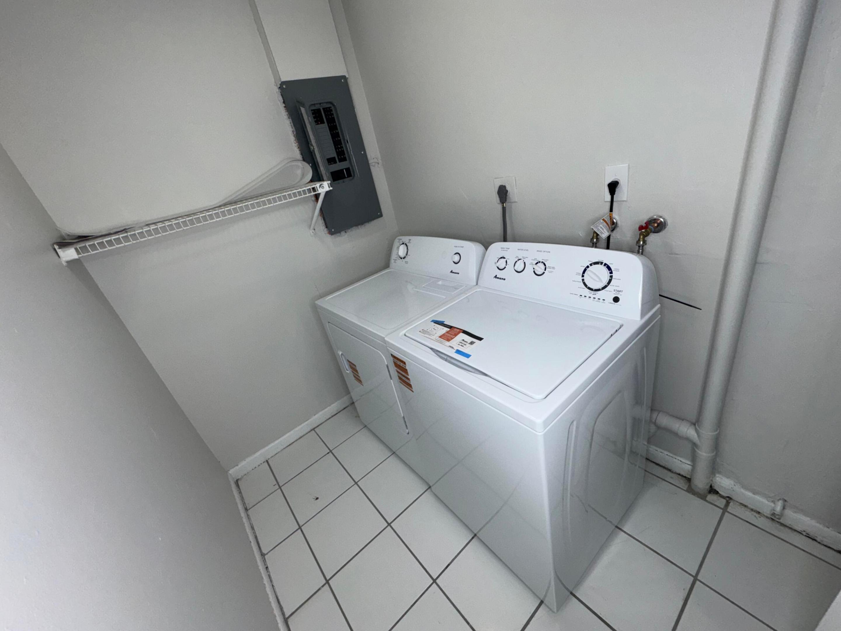OCTOBER PARK - Residential Lease