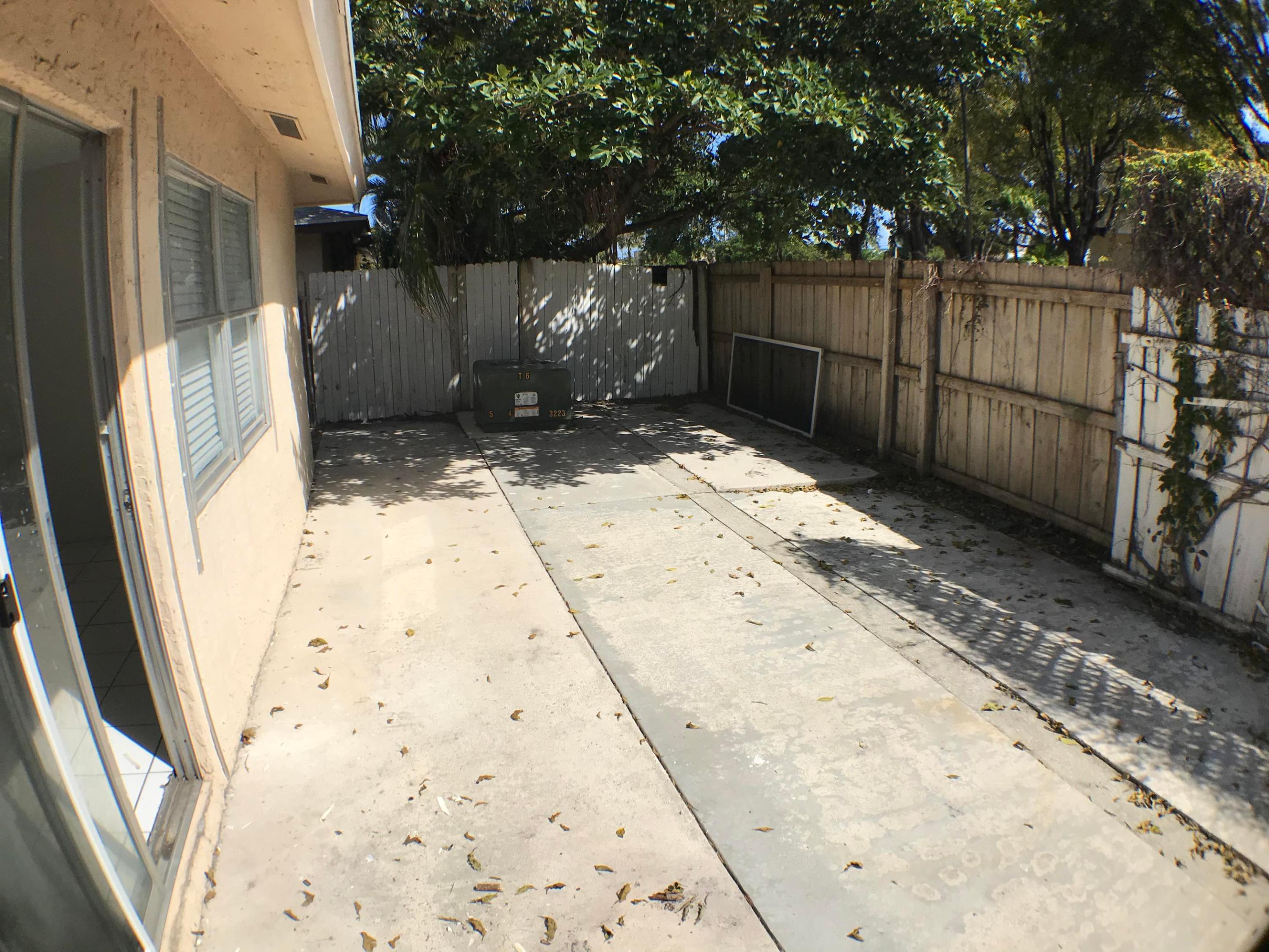 OCTOBER PARK - Residential Lease