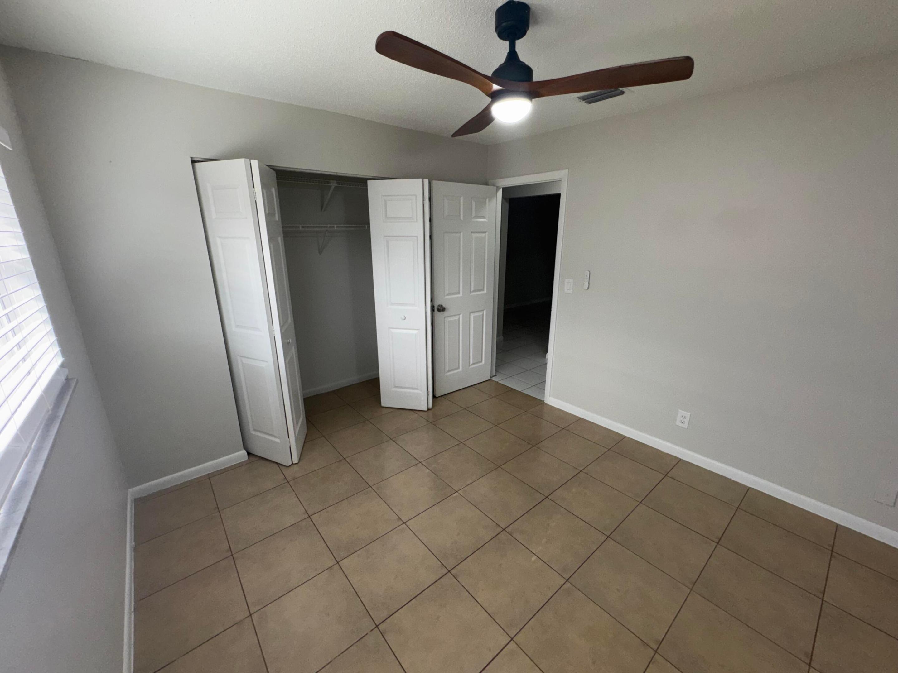OCTOBER PARK - Residential Lease