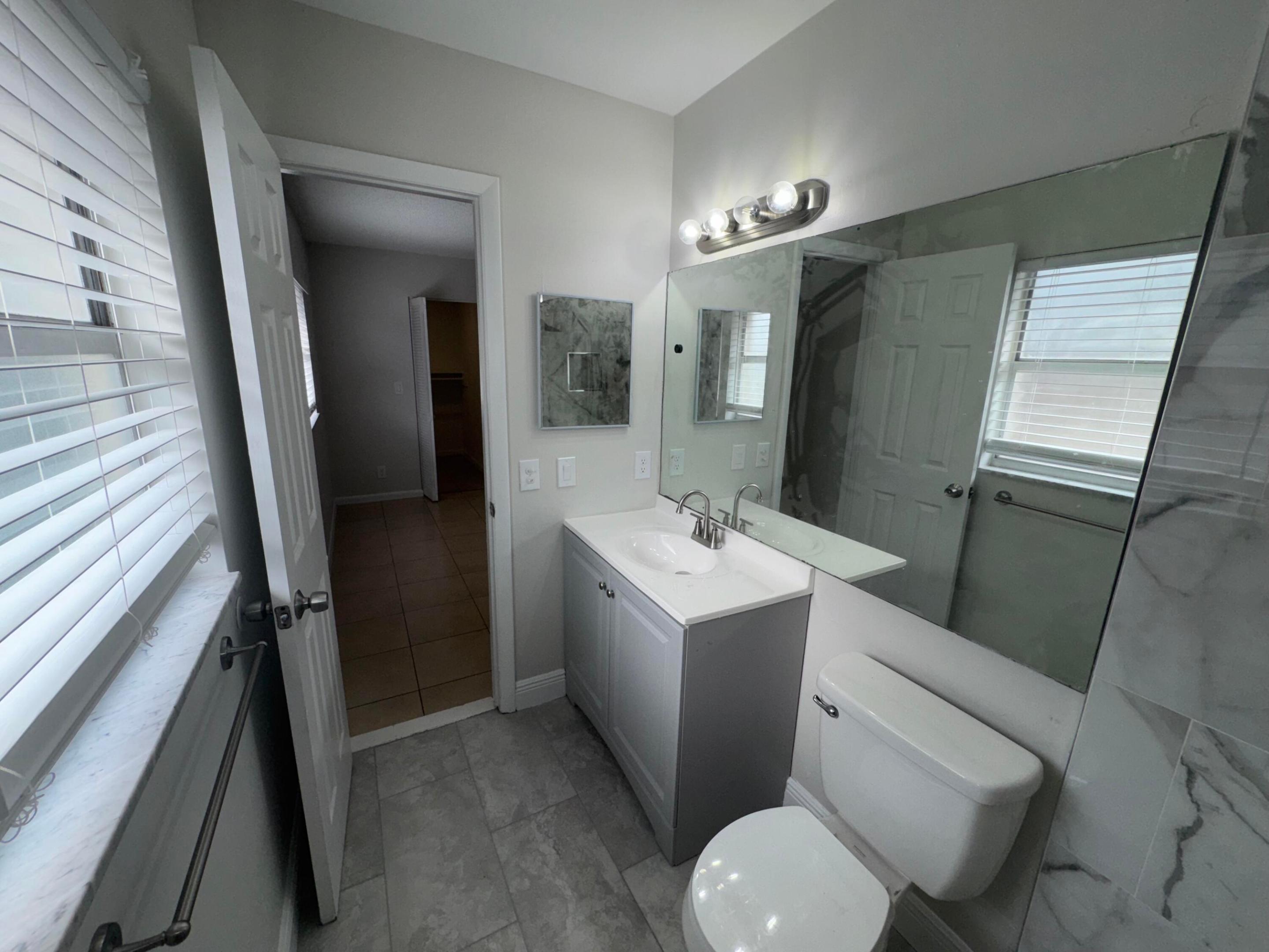 OCTOBER PARK - Residential Lease
