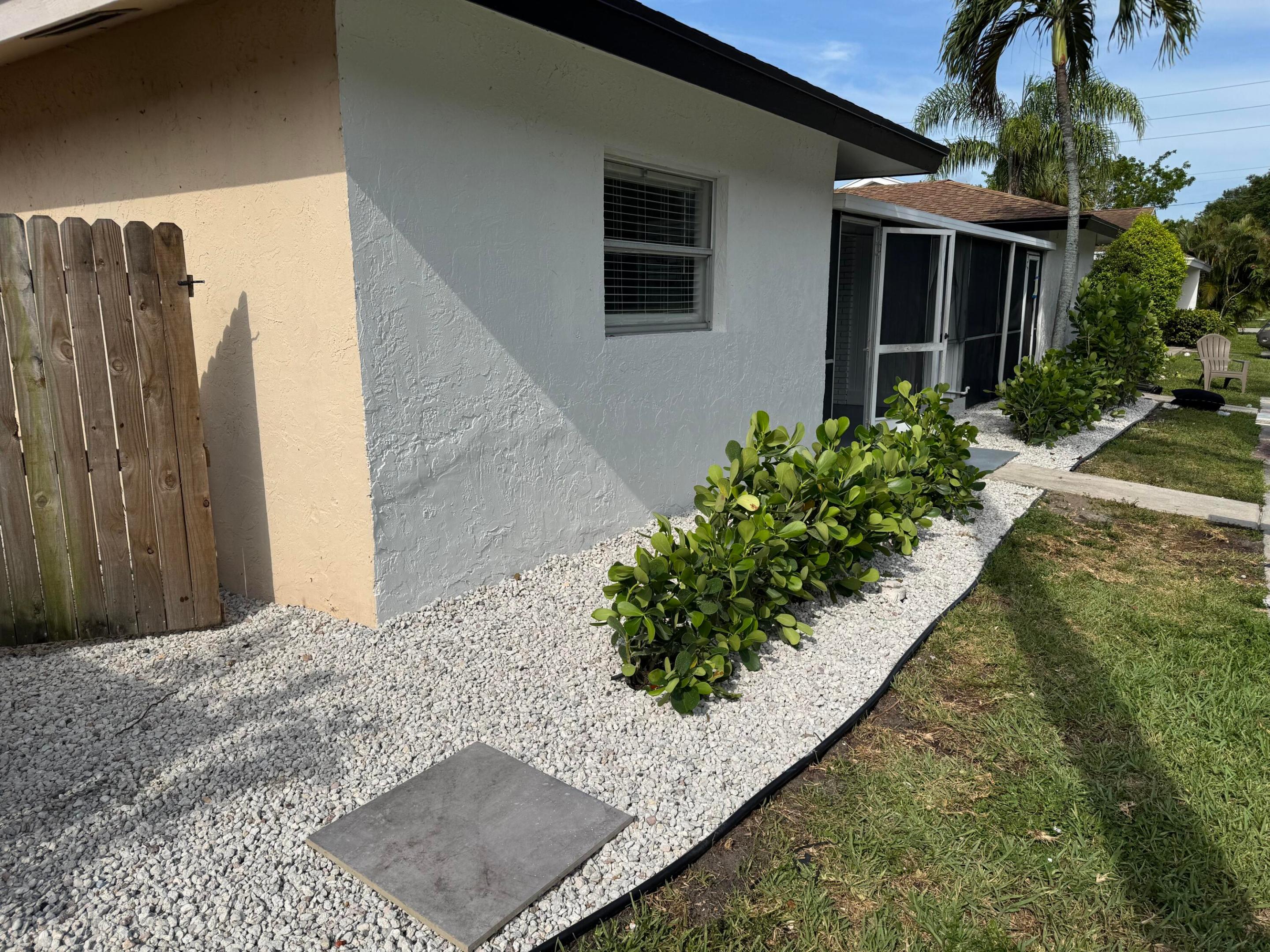 OCTOBER PARK - Residential Lease