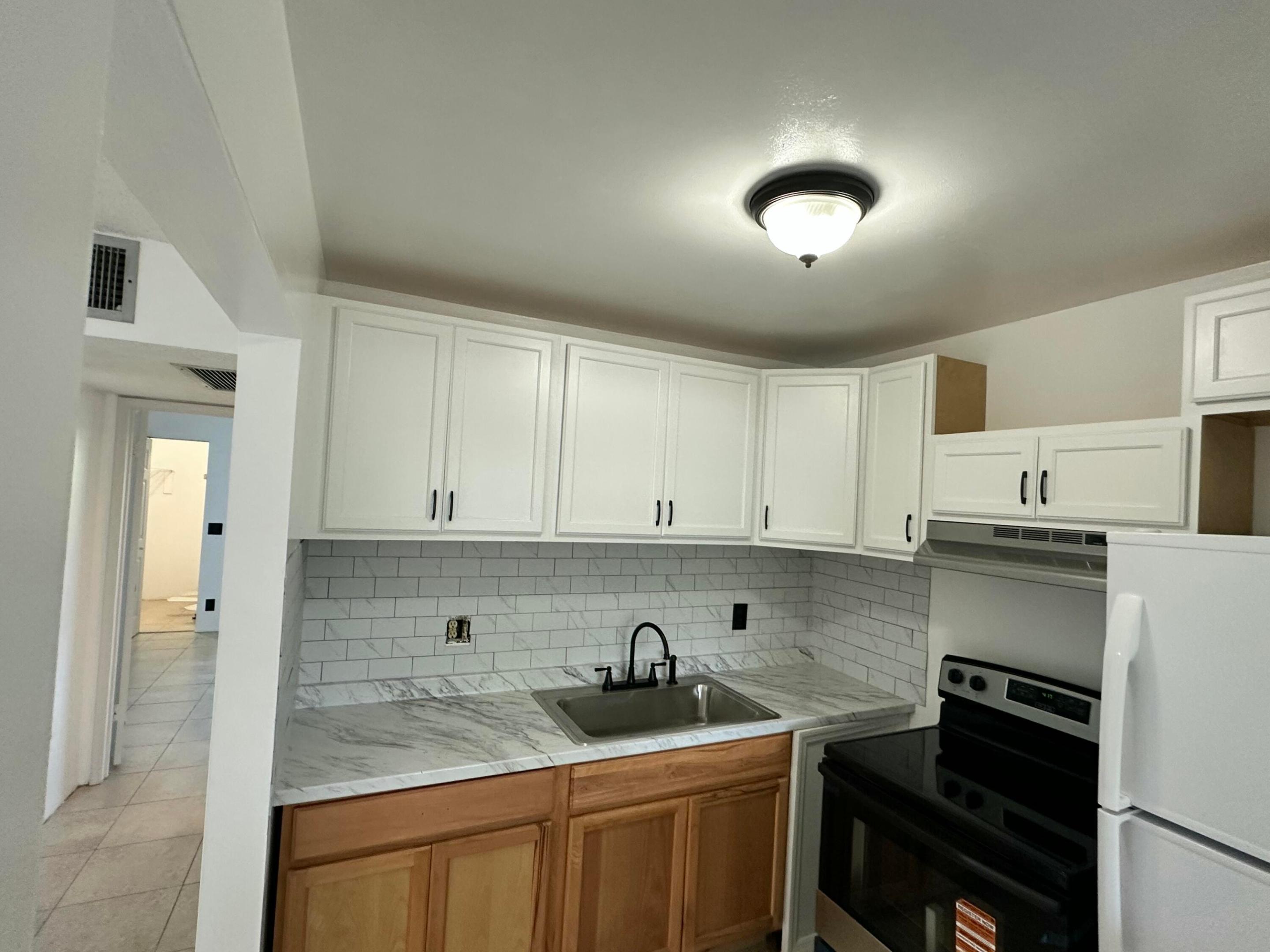 VILLAGE GREEN AVON CONDO - Residential Lease