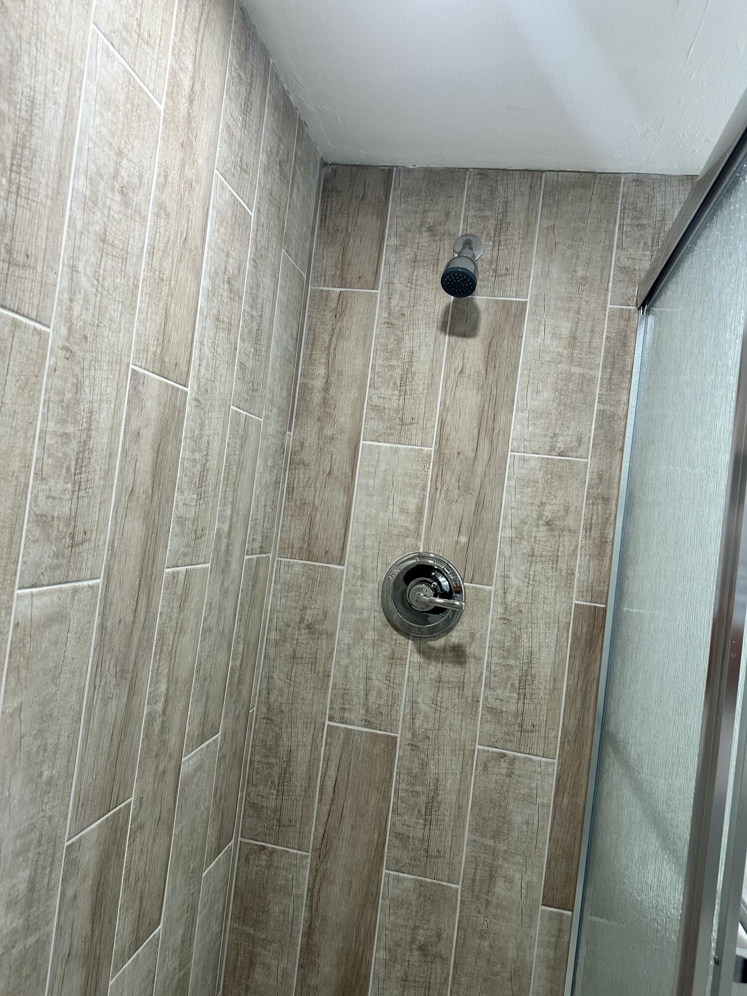 VILLAGE GREEN AVON CONDO - Residential Lease