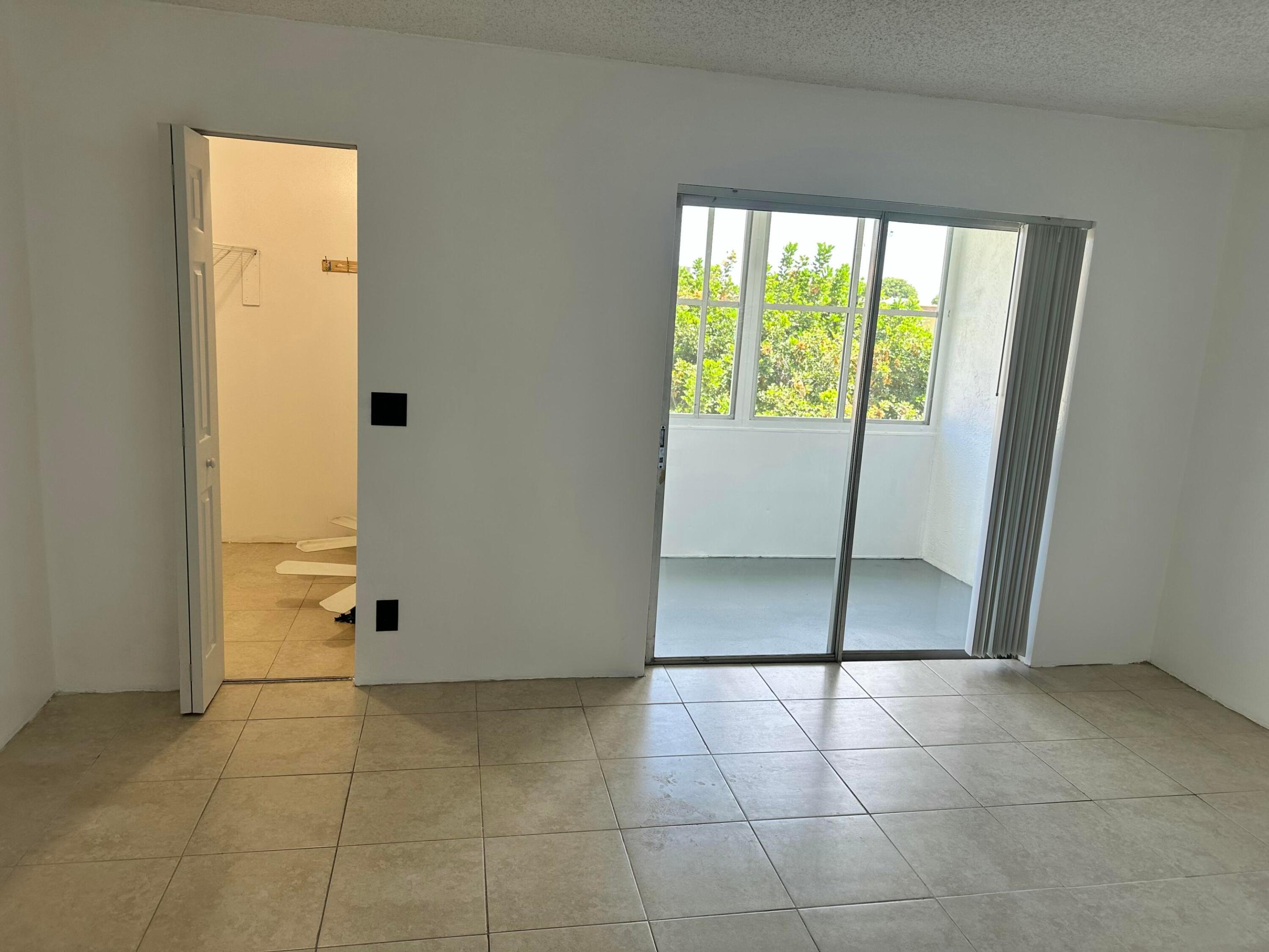 VILLAGE GREEN AVON CONDO - Residential Lease