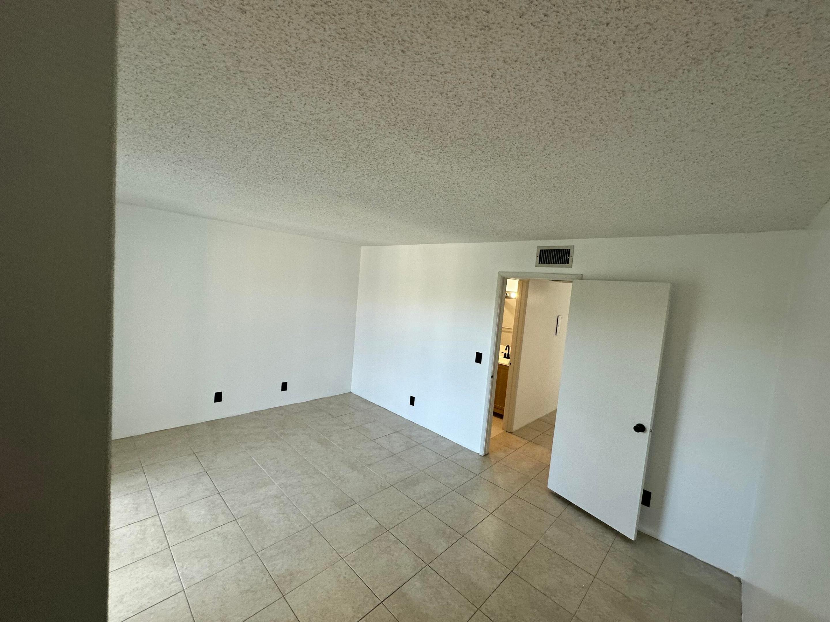 VILLAGE GREEN AVON CONDO - Residential Lease