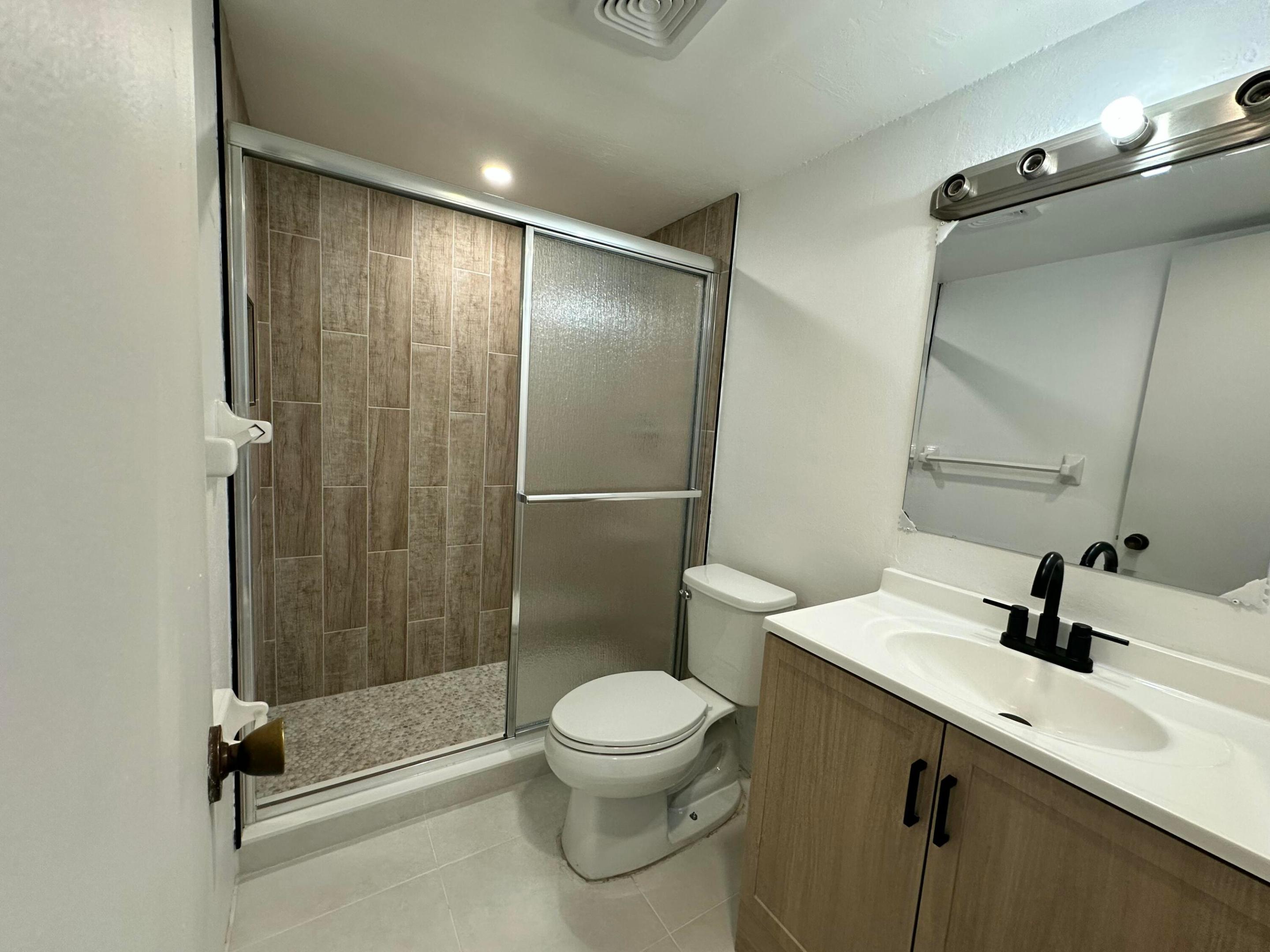 VILLAGE GREEN AVON CONDO - Residential Lease