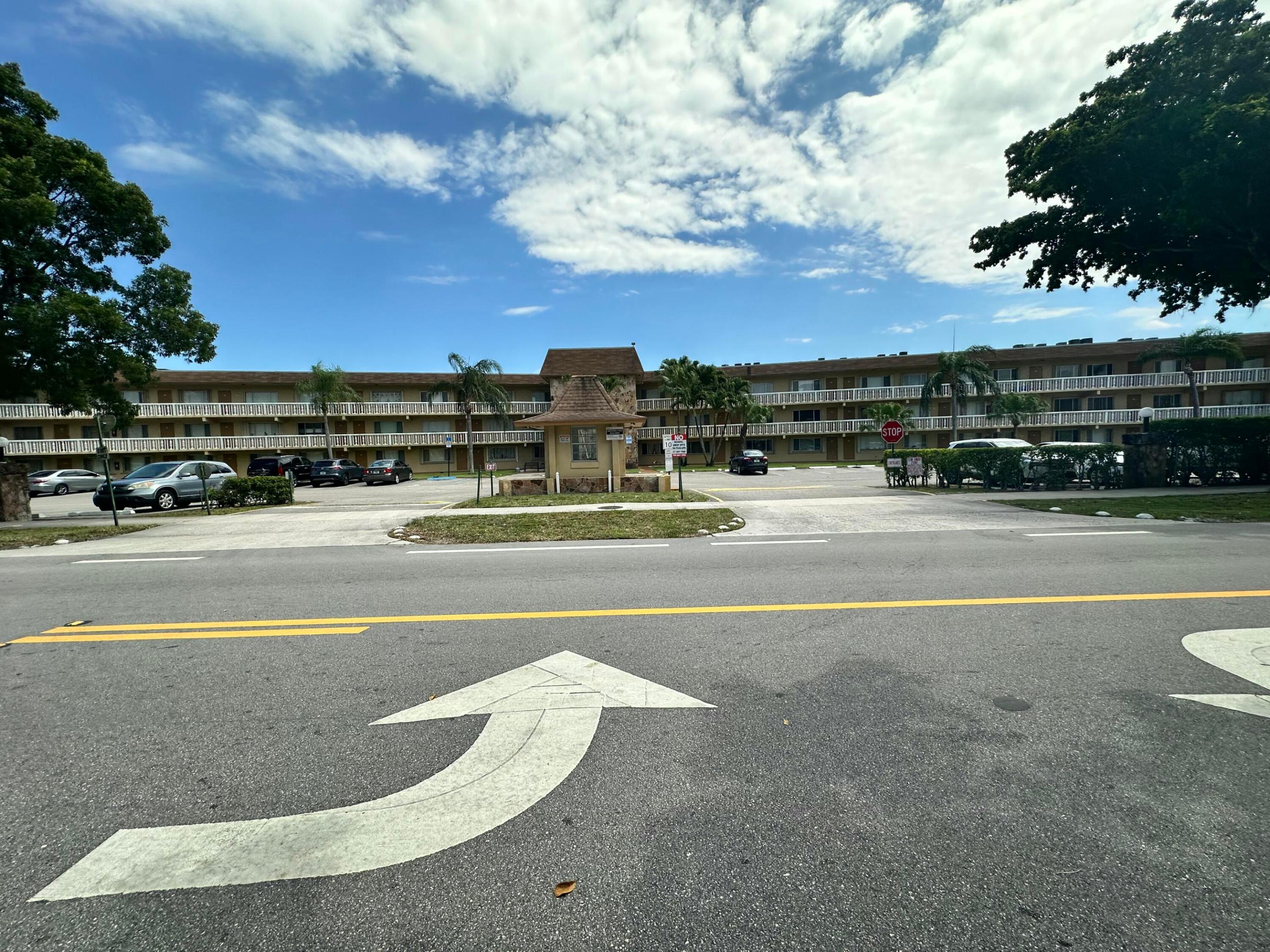VILLAGE GREEN AVON CONDO - Residential Lease