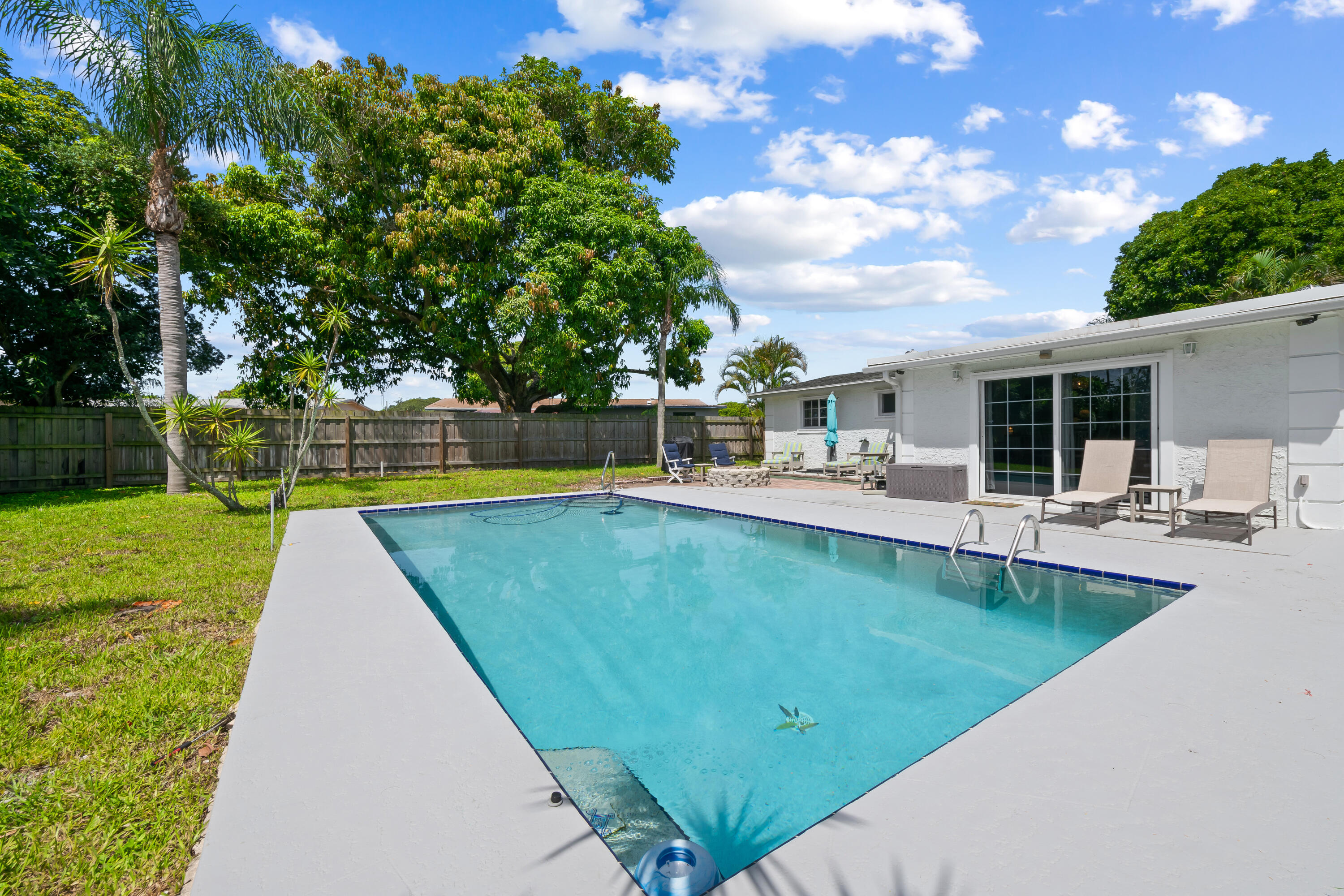 PALM BEACH CABANA COLONY 1 - Residential