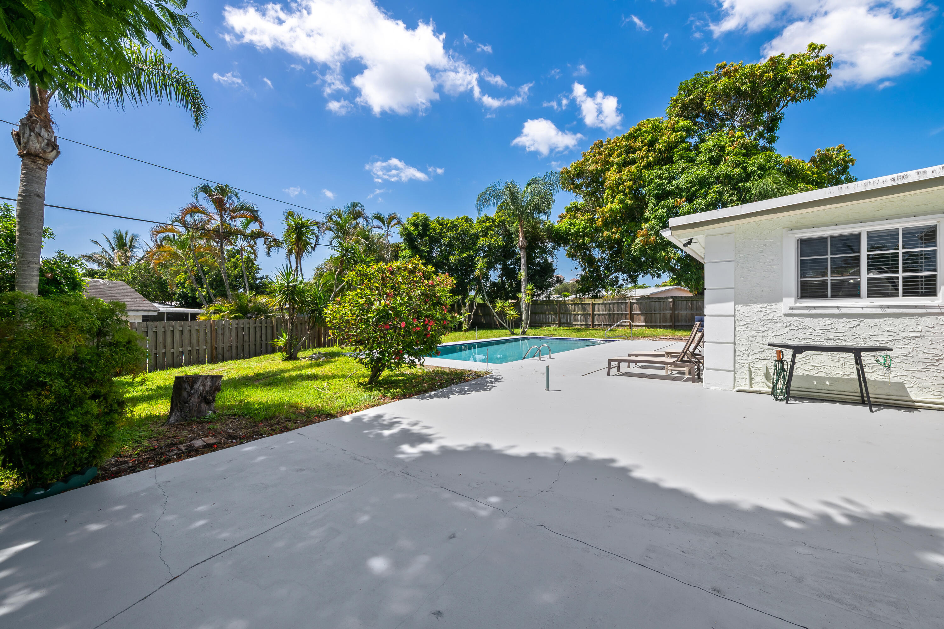 PALM BEACH CABANA COLONY 1 - Residential