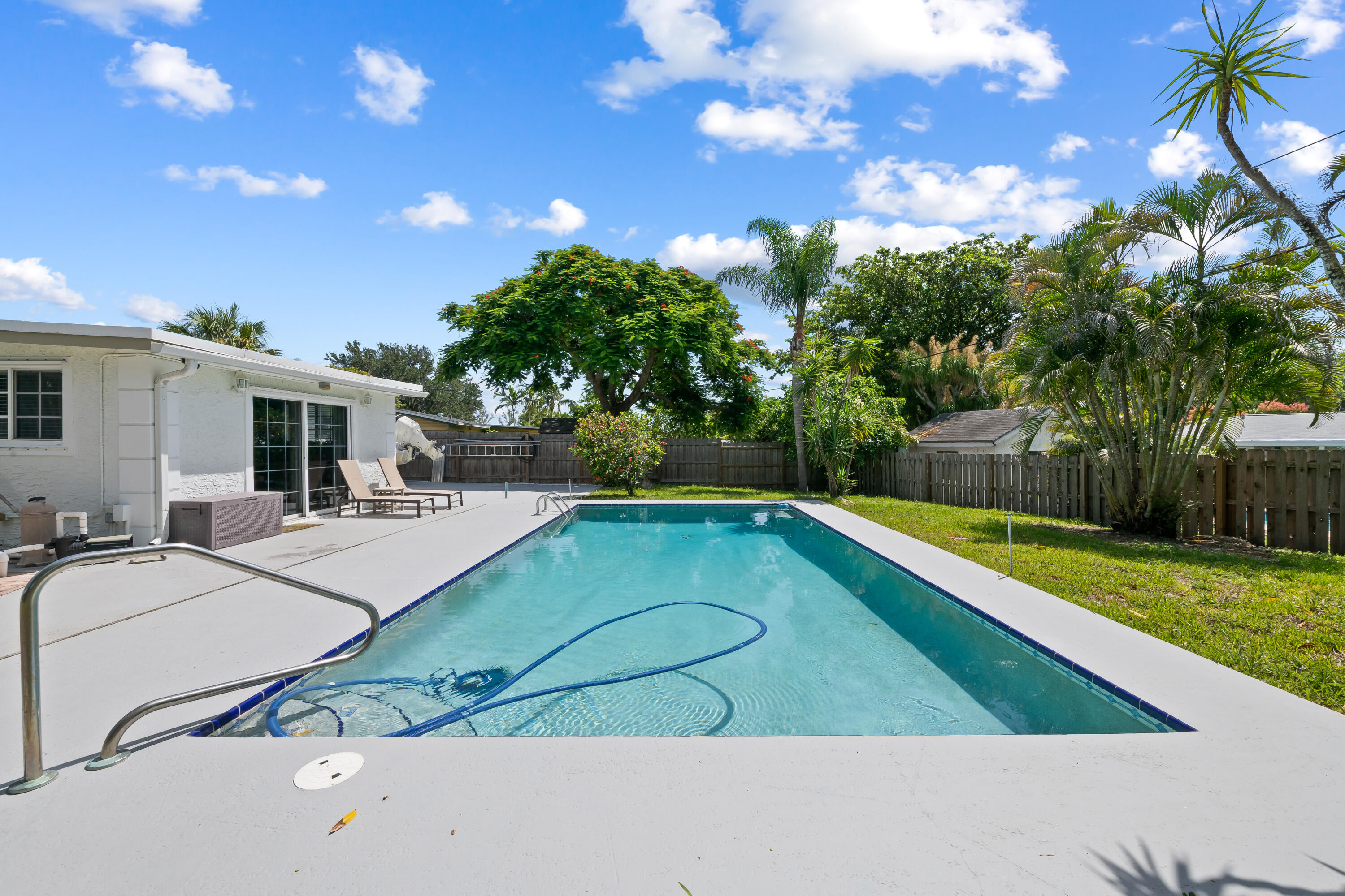 PALM BEACH CABANA COLONY 1 - Residential