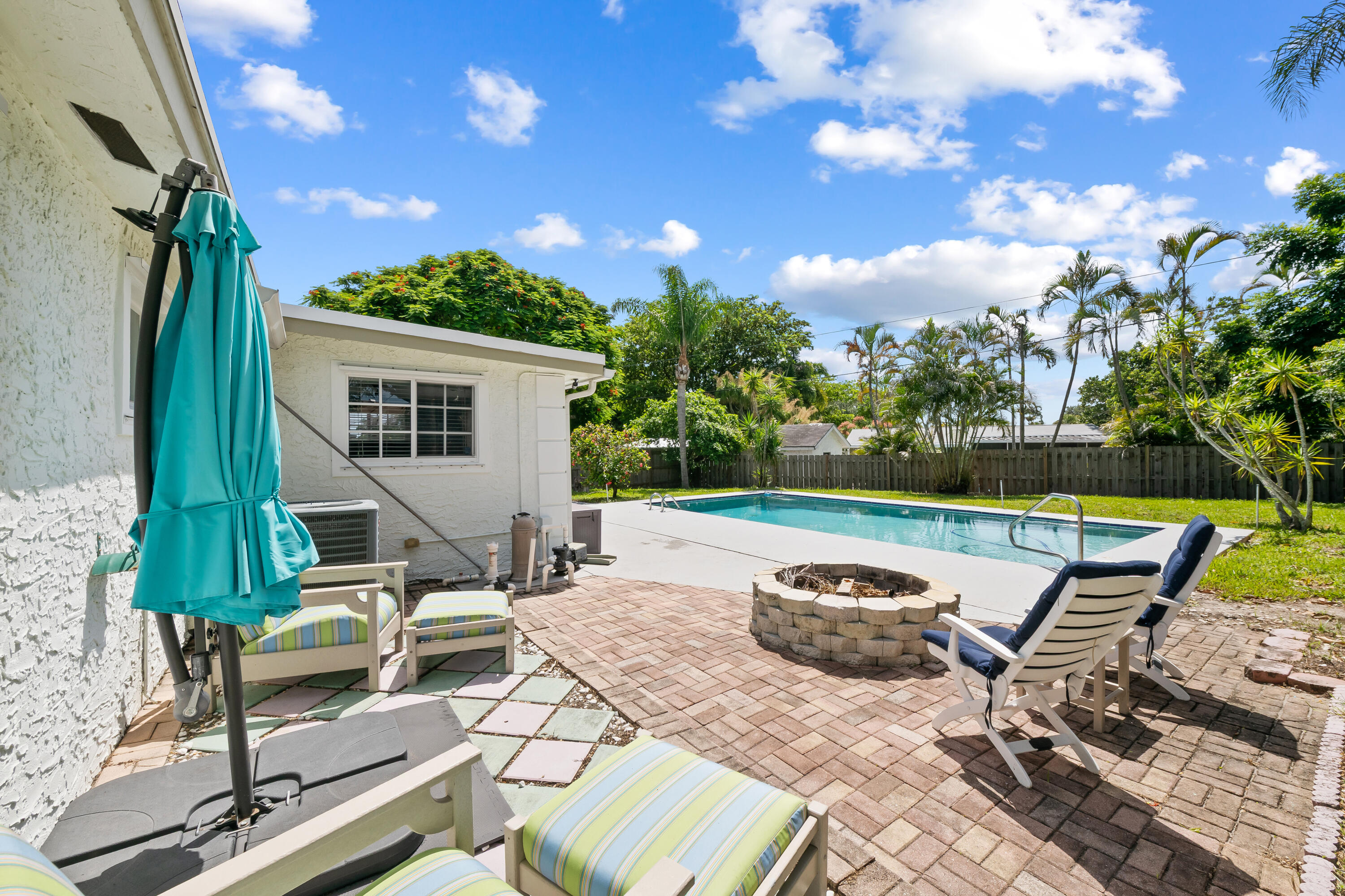 PALM BEACH CABANA COLONY 1 - Residential