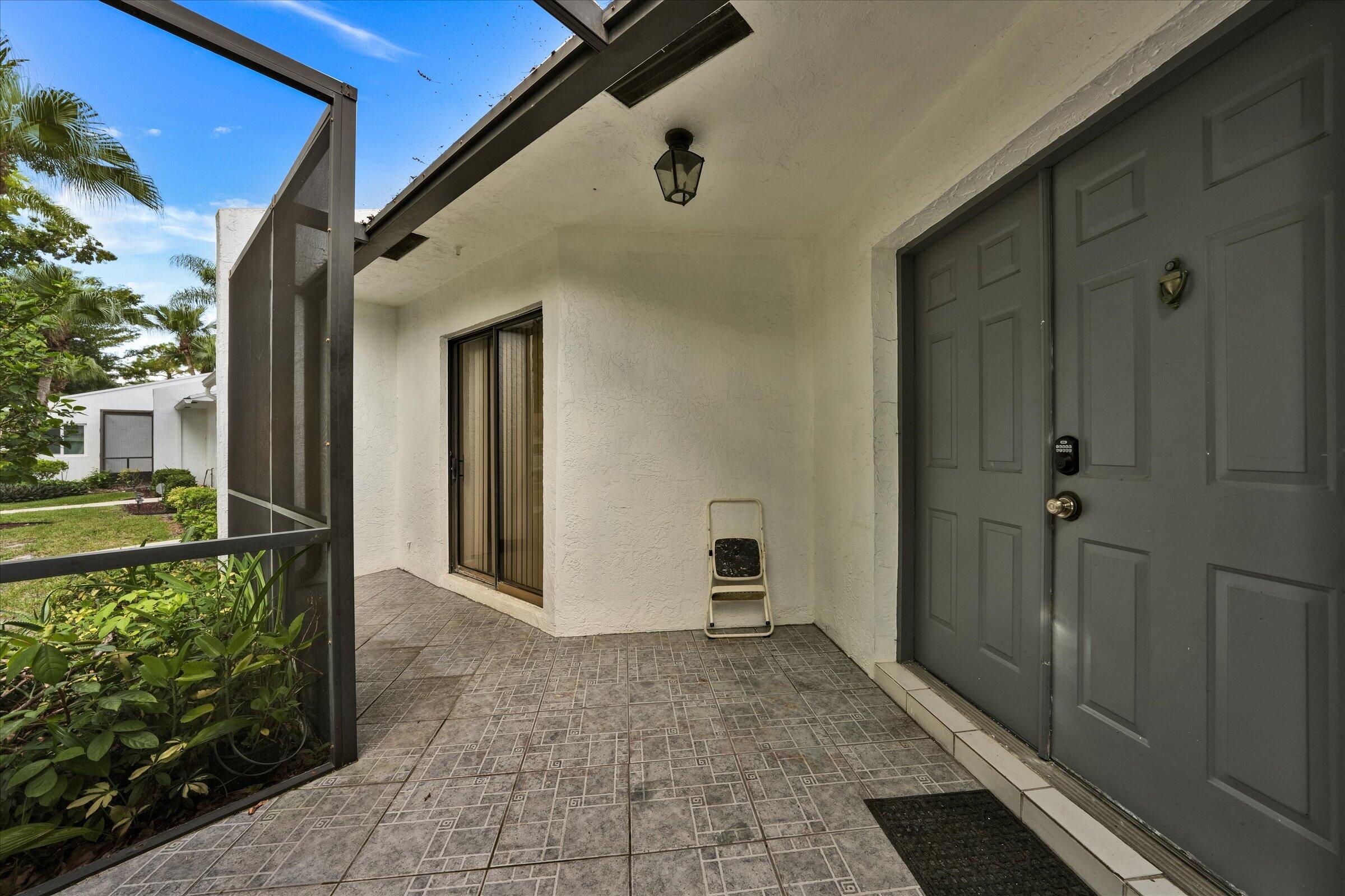 LANTERN WALK 2 - Residential