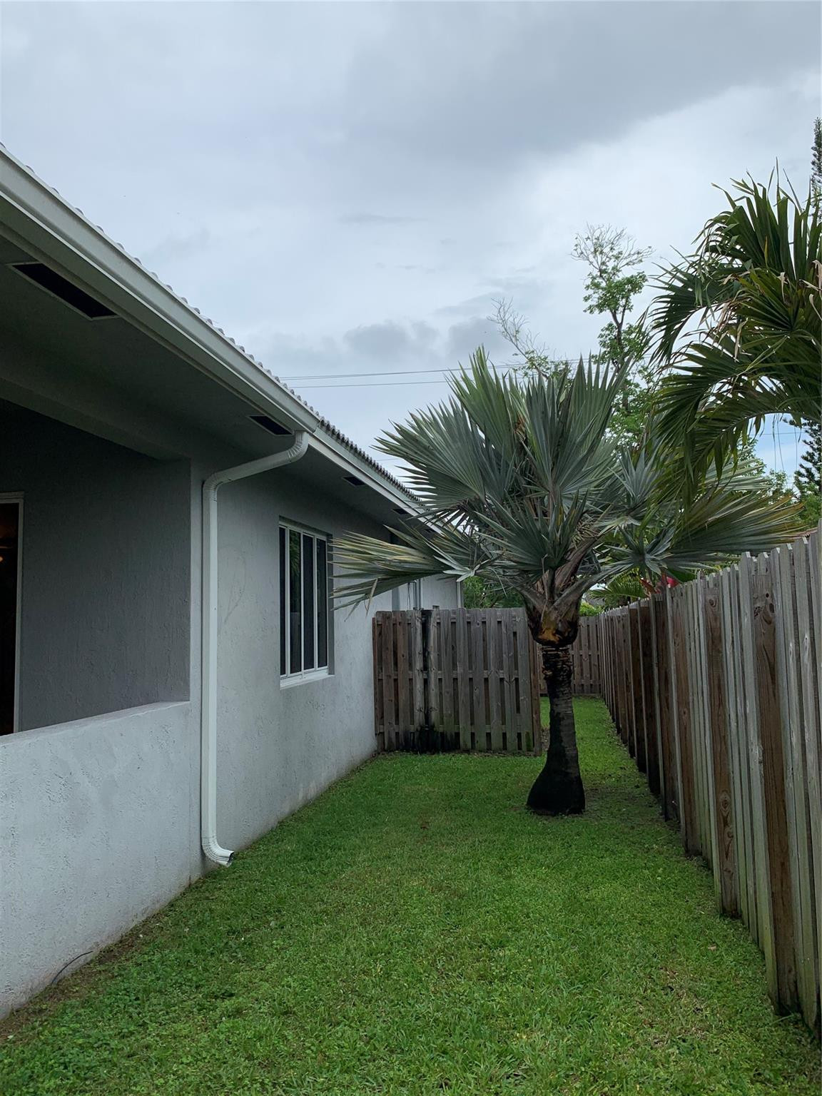 SE DANIA BEACH - Residential Lease