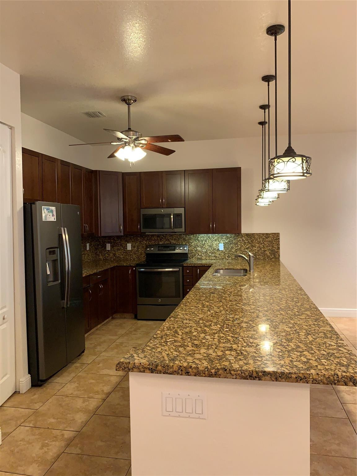SE DANIA BEACH - Residential Lease