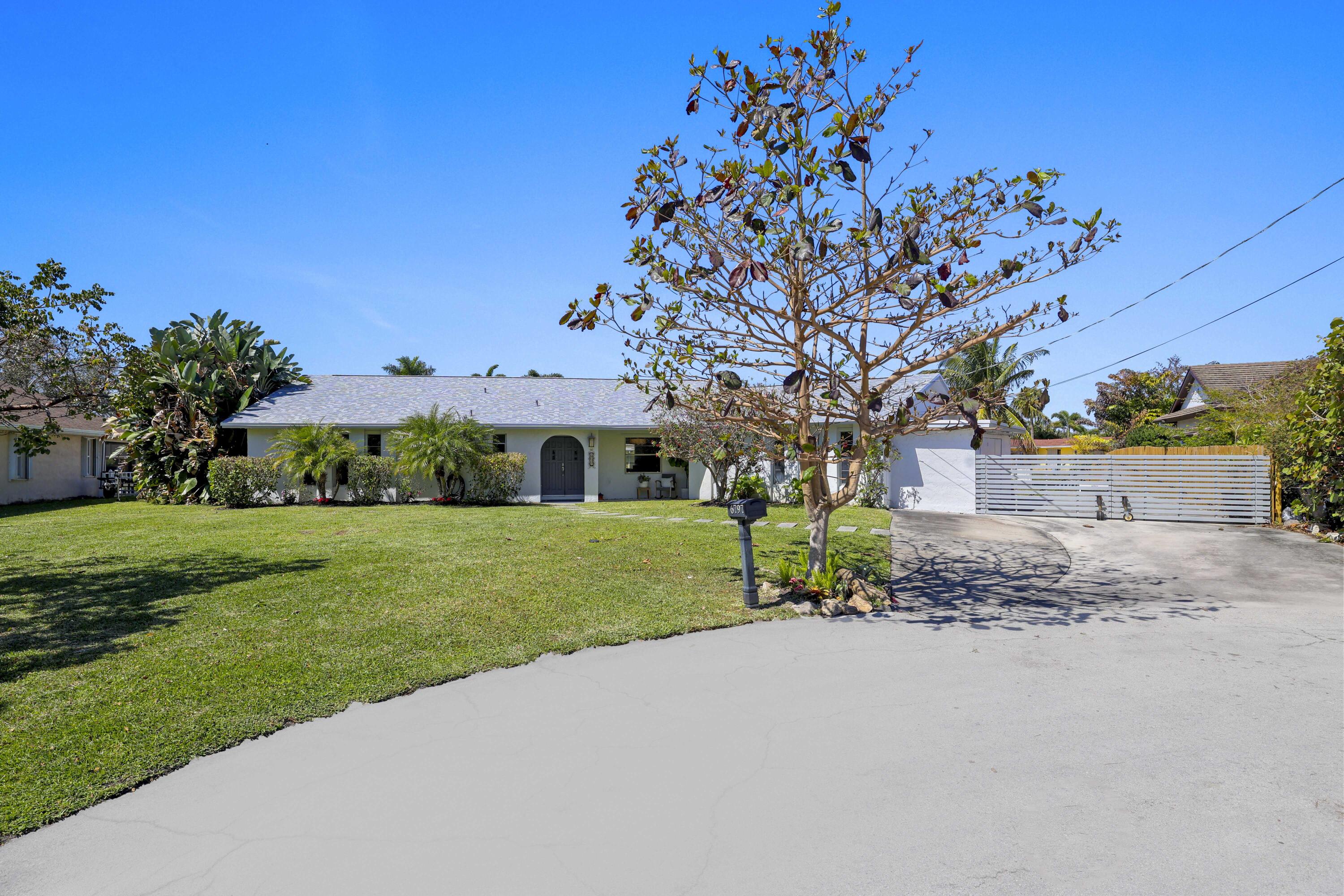 ISLAND ESTATES - Residential