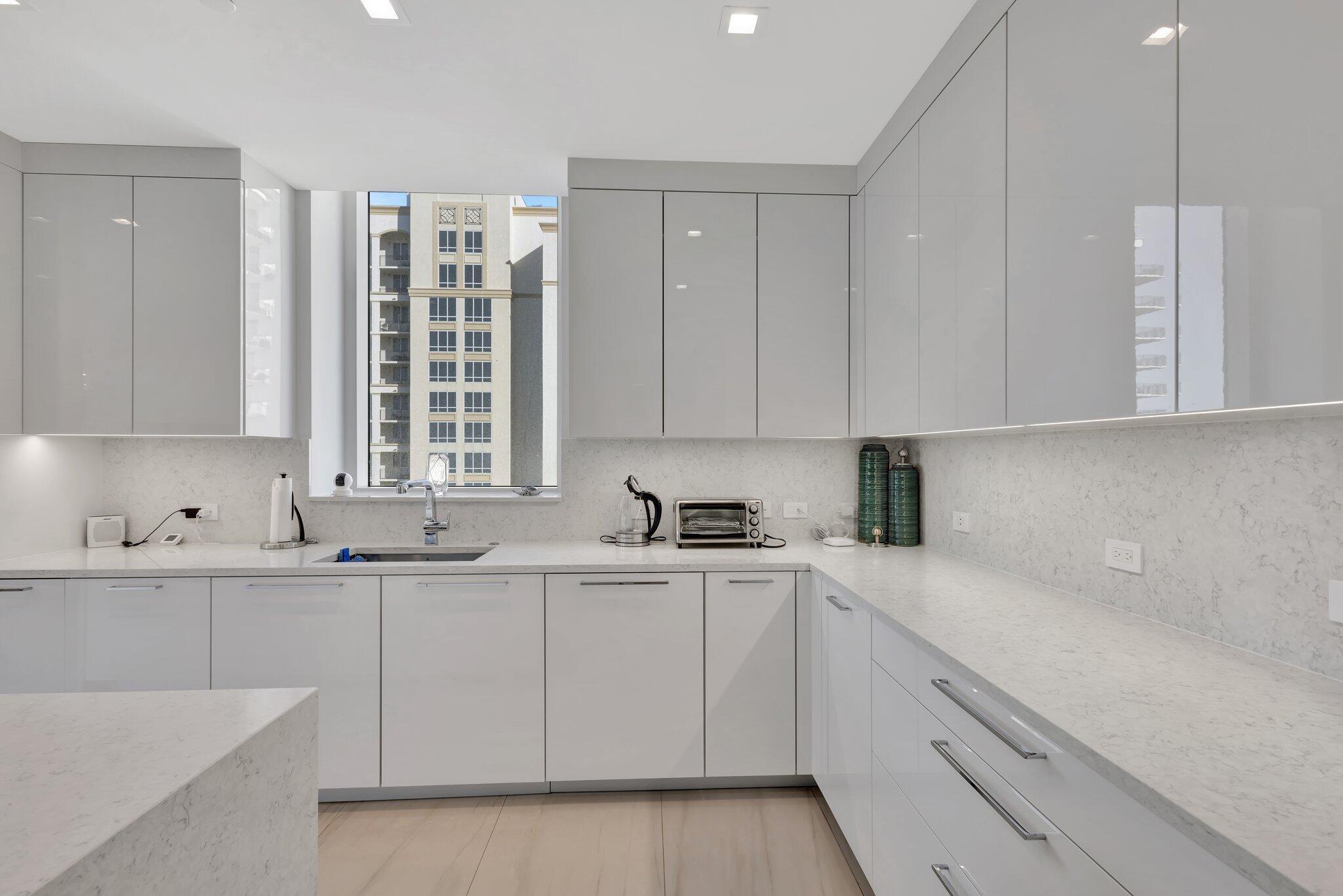 VISTABLUE SINGER ISLAND CONDO - Residential