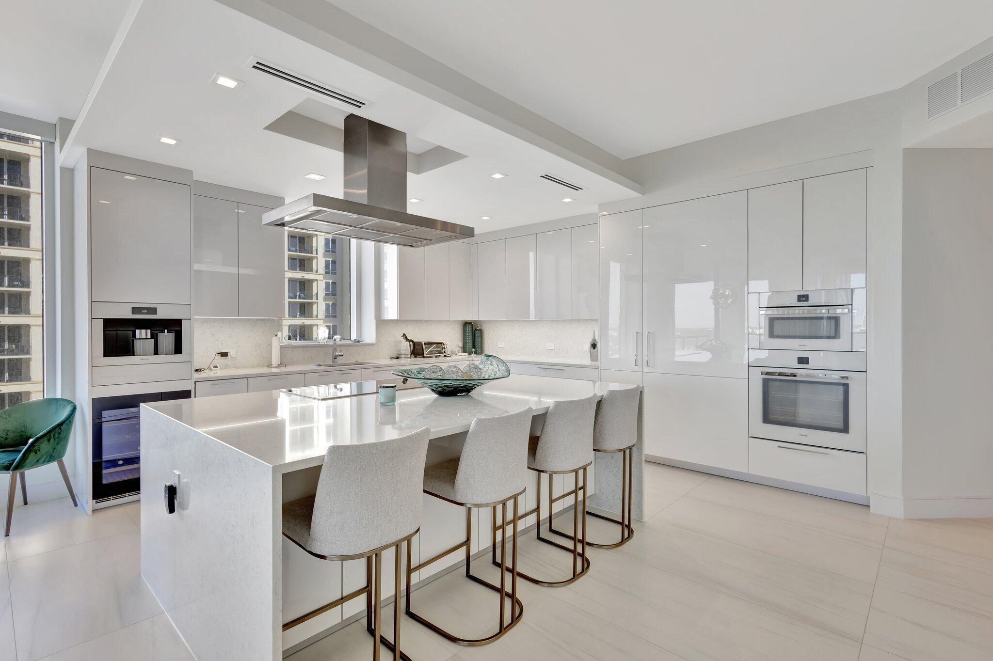 VISTABLUE SINGER ISLAND CONDO - Residential