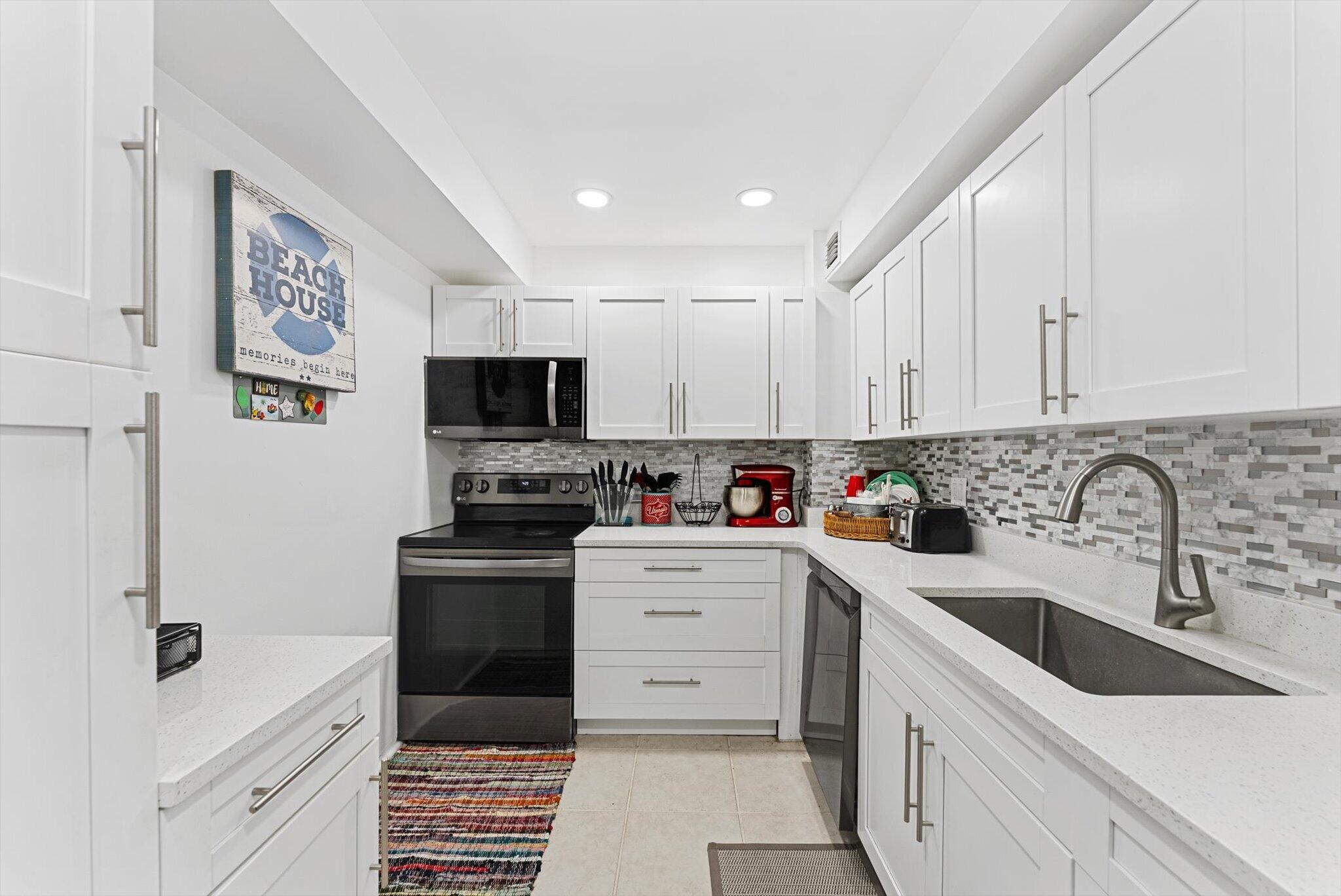 PATRICIAN OF PALM BEACH CONDO - Residential