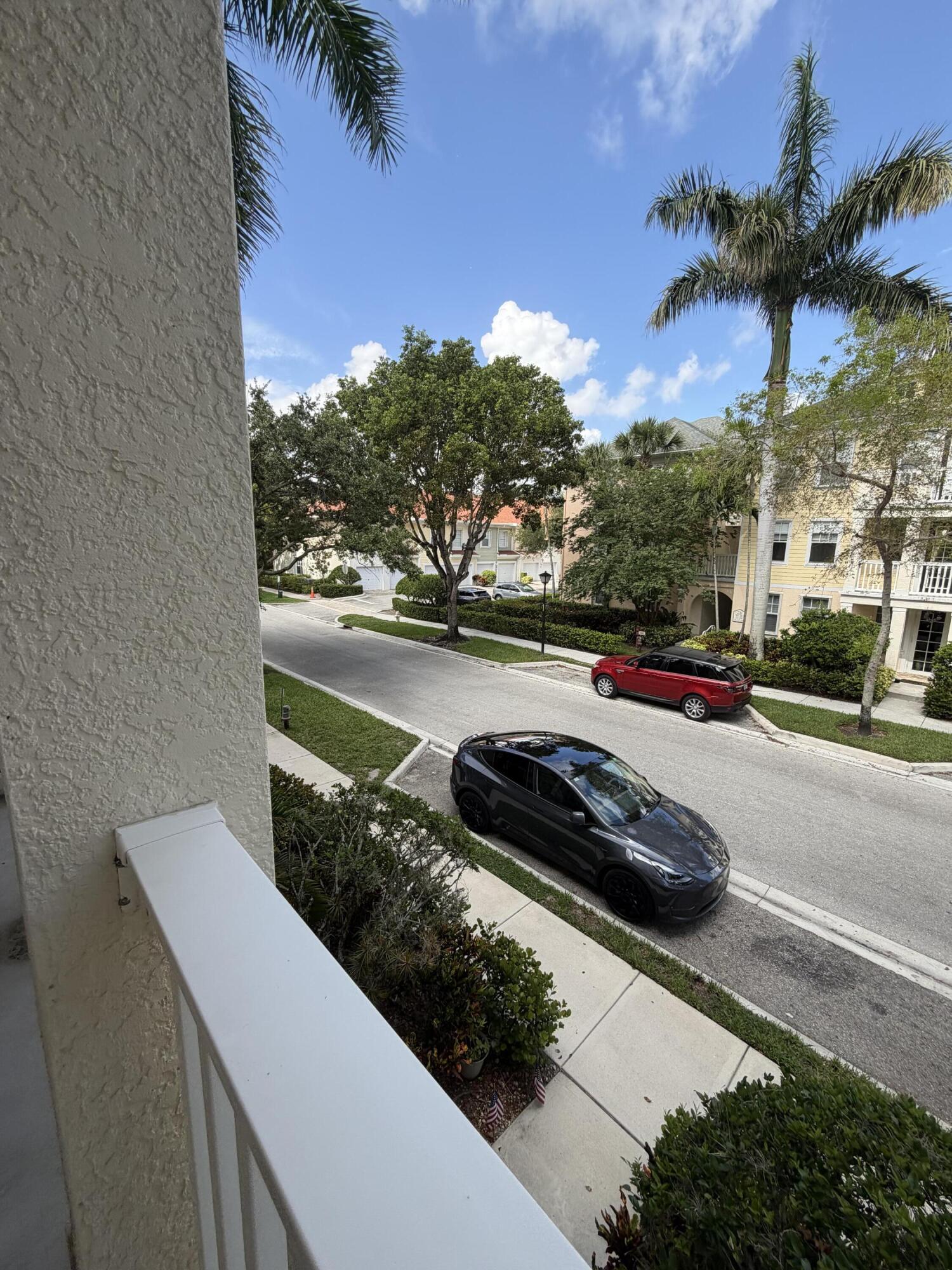 SOMERSET AT ABACOA CONDO - Residential Lease