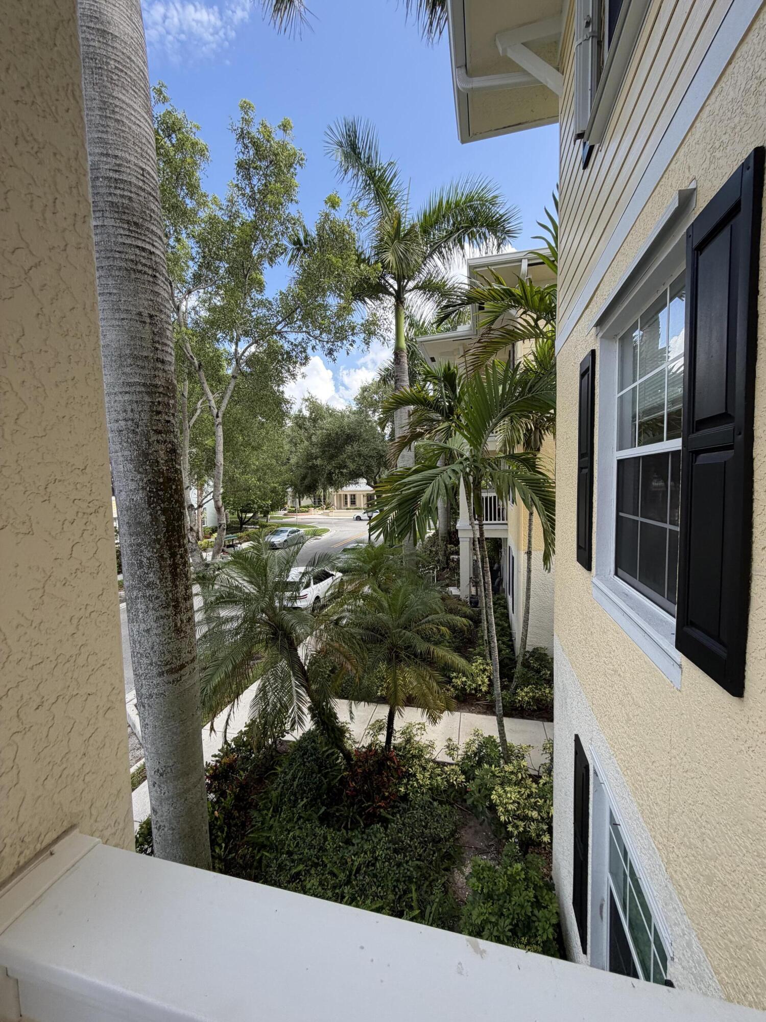 SOMERSET AT ABACOA CONDO - Residential Lease