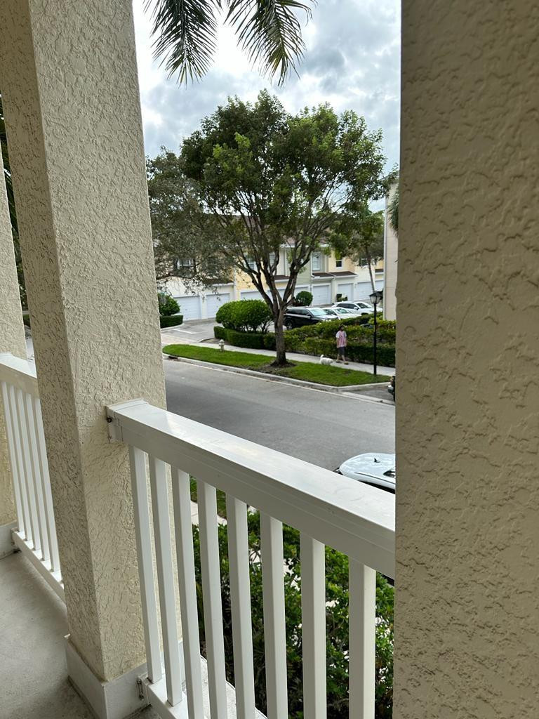 SOMERSET AT ABACOA CONDO - Residential Lease