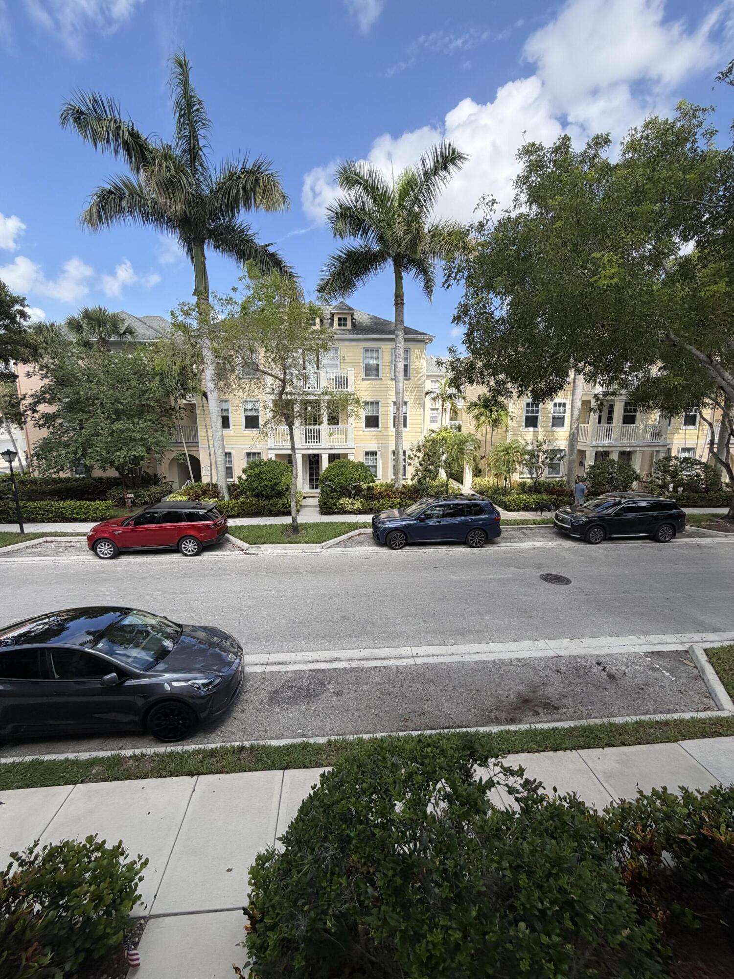 SOMERSET AT ABACOA CONDO - Residential Lease