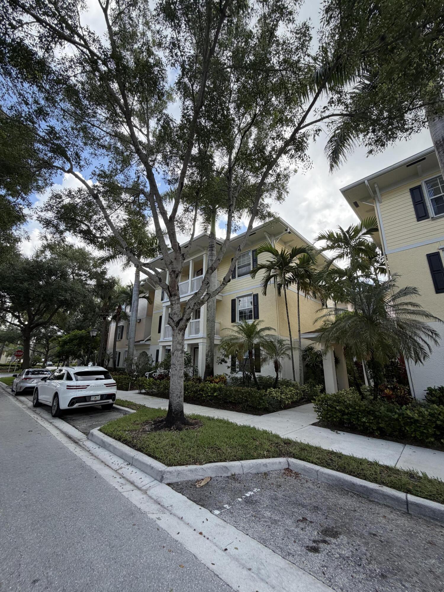 SOMERSET AT ABACOA CONDO - Residential Lease