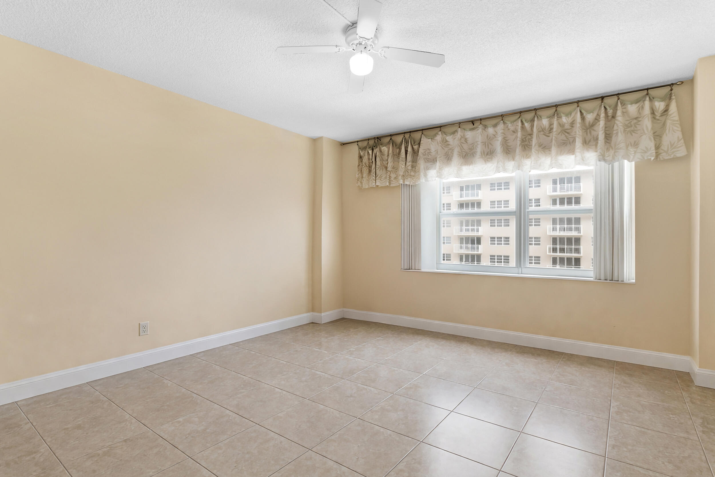 SEA MONARCH CONDO - Residential