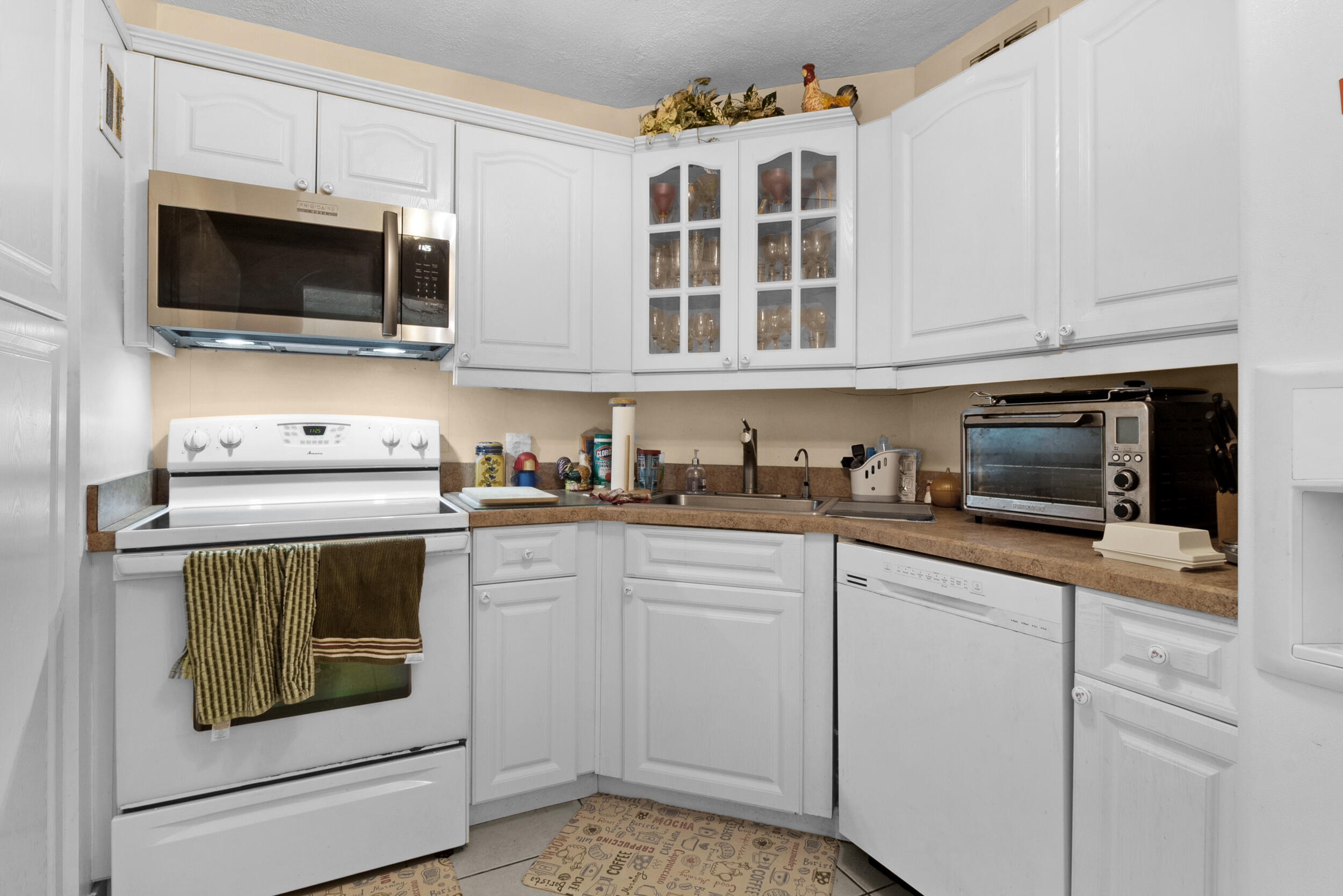 SEA MONARCH CONDO - Residential
