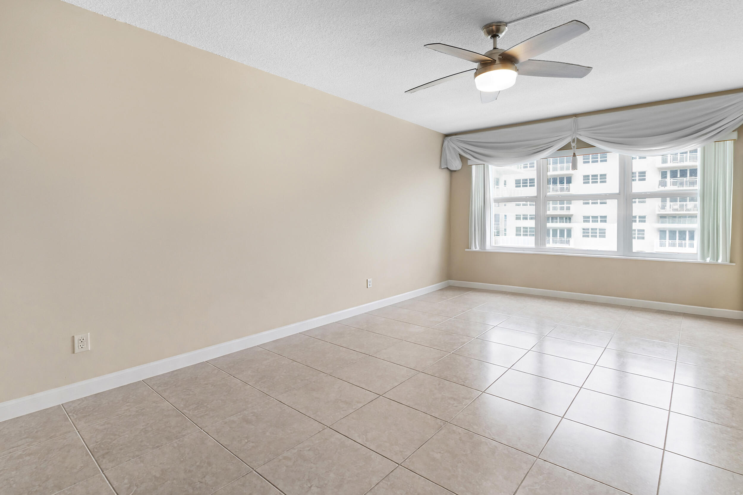 SEA MONARCH CONDO - Residential