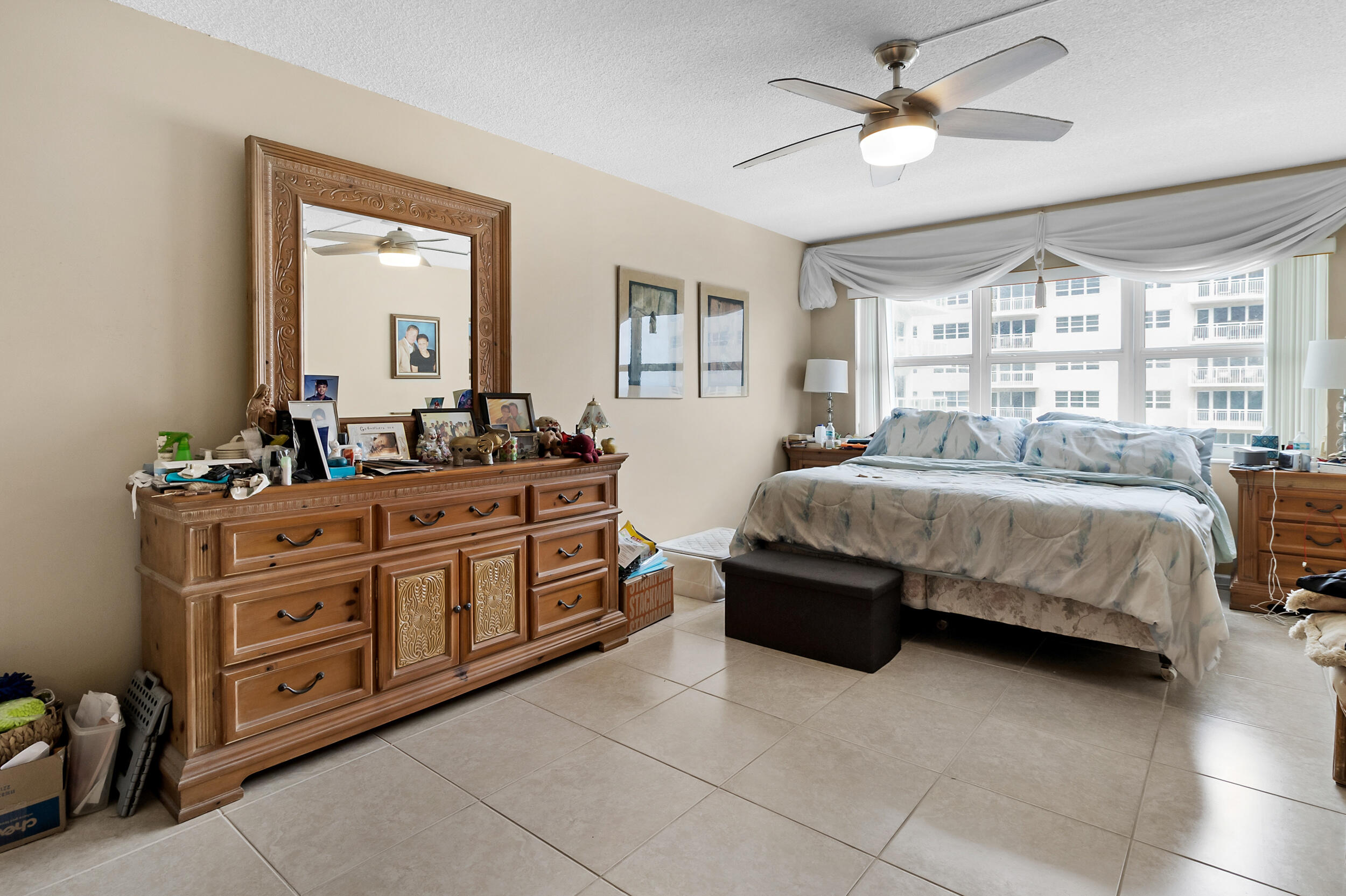 SEA MONARCH CONDO - Residential