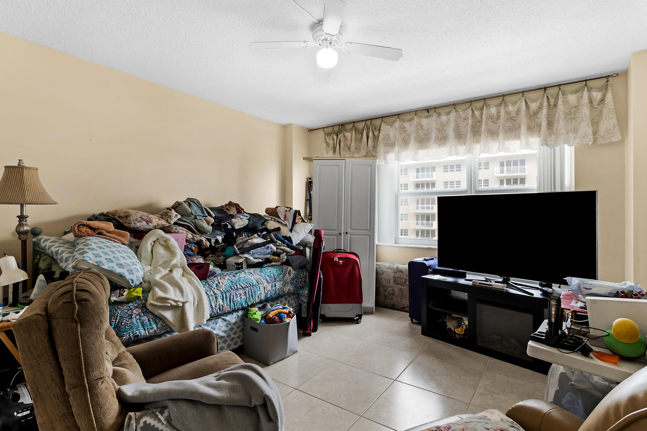 SEA MONARCH CONDO - Residential