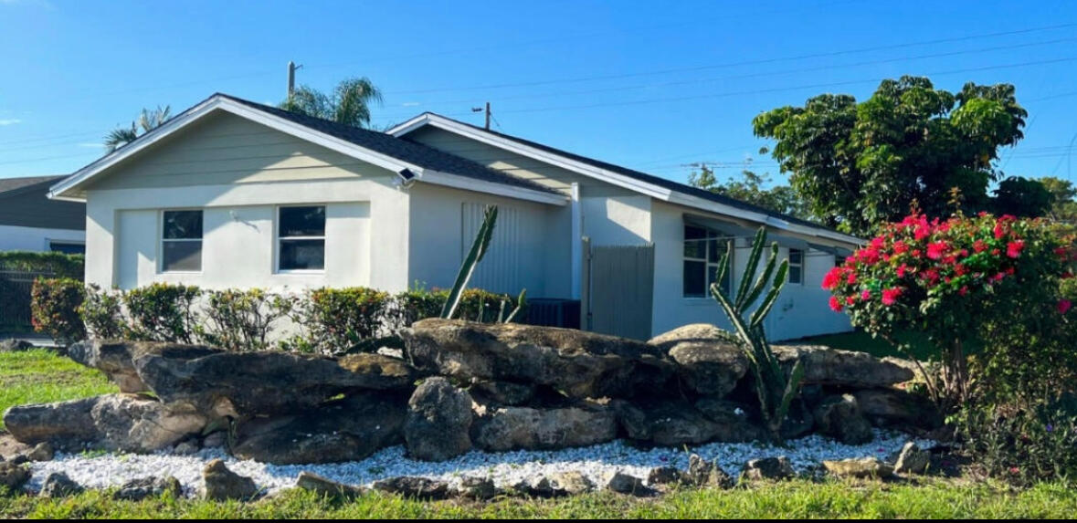 Beautiful, spacious single-family home on a desirable corner lot. This move-in-ready property features 3 bedrooms, 2 bathrooms, and a 1-car garage. Enjoy a bright, open-concept kitchen and living area—perfect for daily living and entertaining. The updated kitchen boasts granite countertops and ample storage space. With no HOA, you can move in immediately!