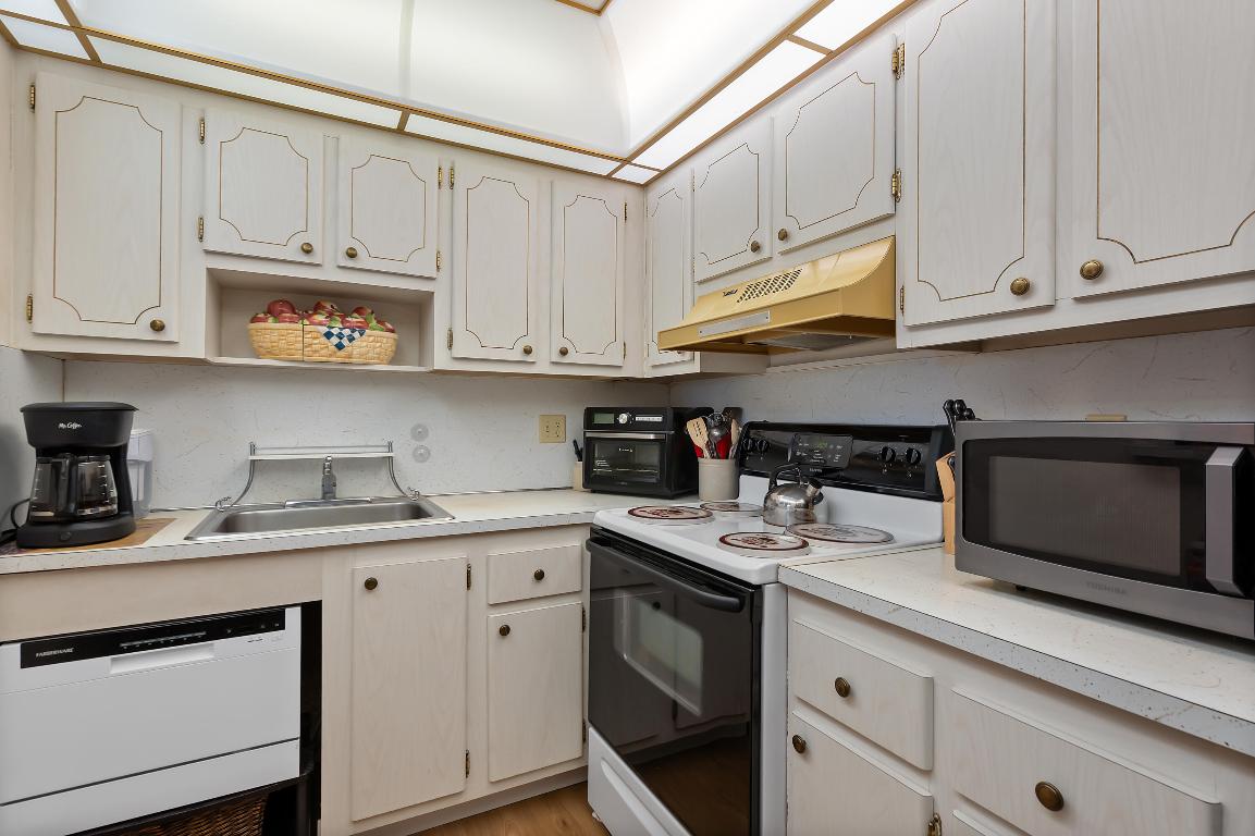 SABAL PALM VILLAGE 2 CONDO - Residential