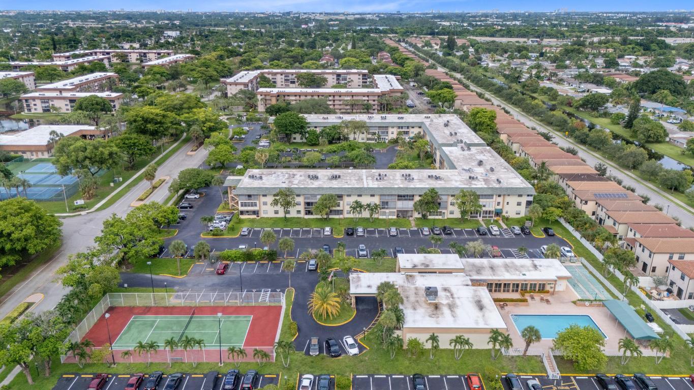 SABAL PALM VILLAGE 2 CONDO - Residential