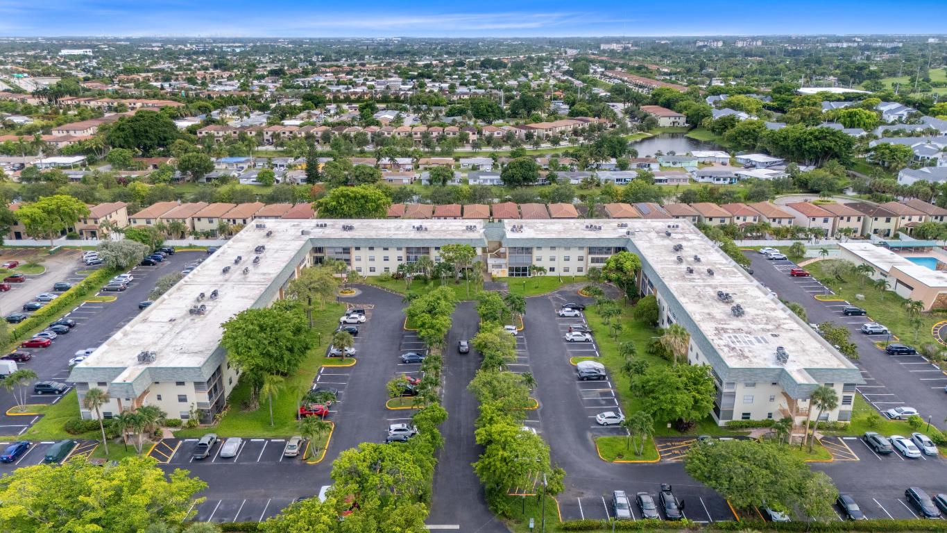SABAL PALM VILLAGE 2 CONDO - Residential