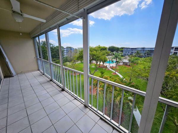 HILLCREST COUNTRY CLUB APTS - Residential