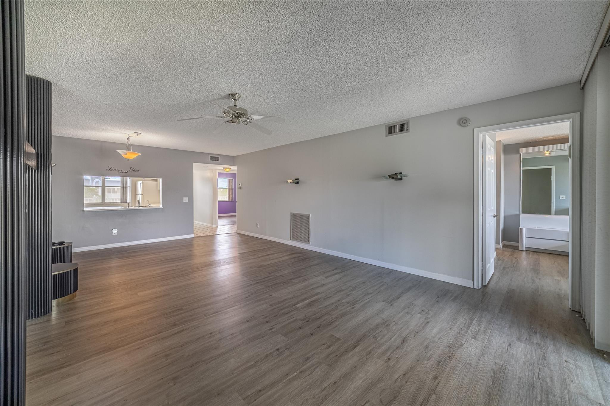 SUNRISE LAKES IV - Residential