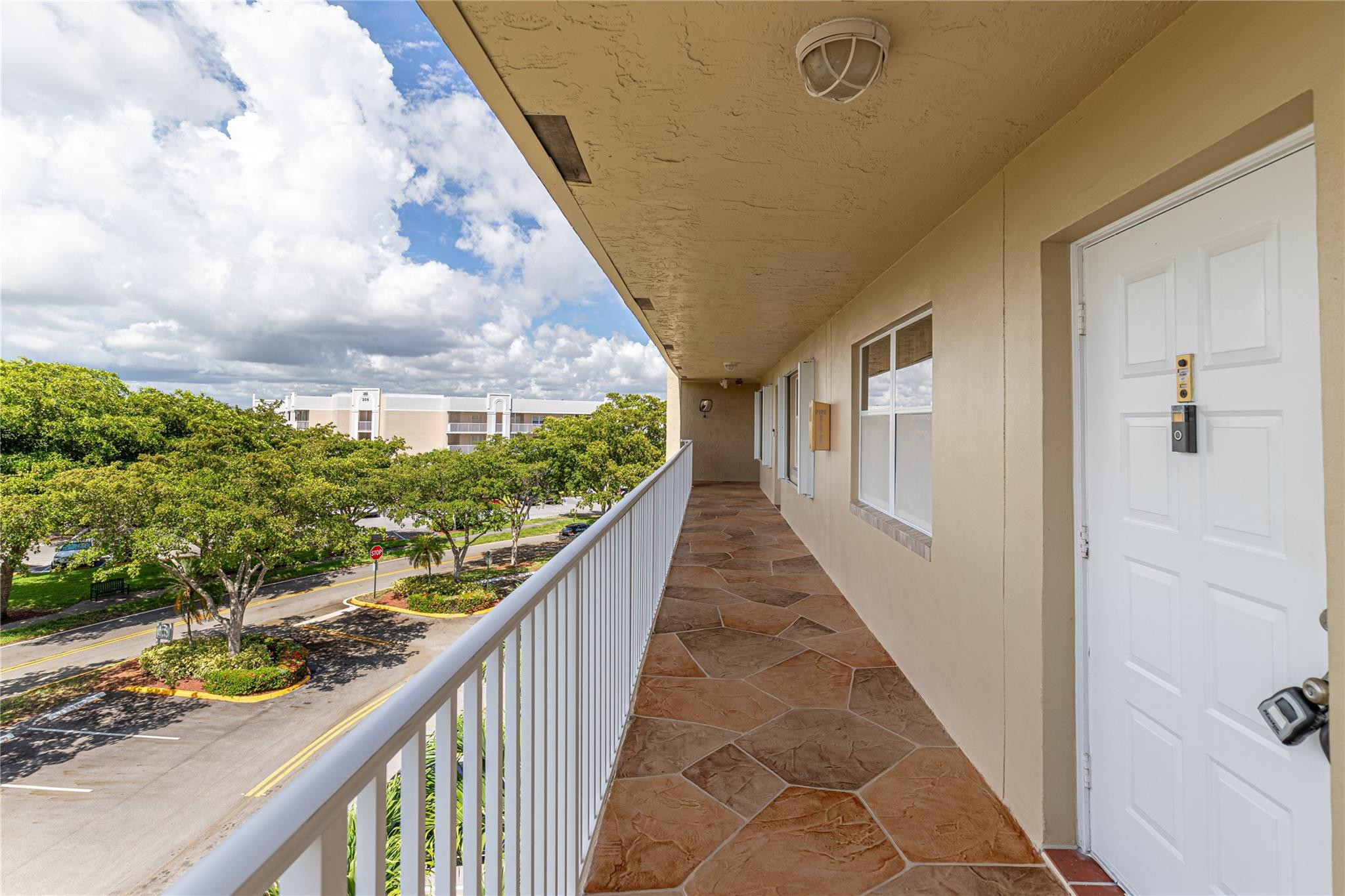 SUNRISE LAKES IV - Residential